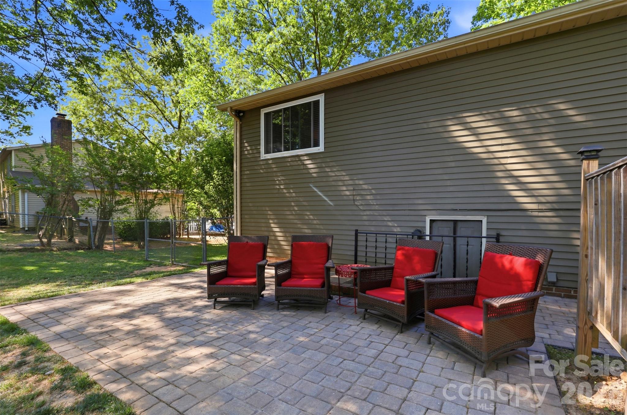 6723 Rollingridge Drive