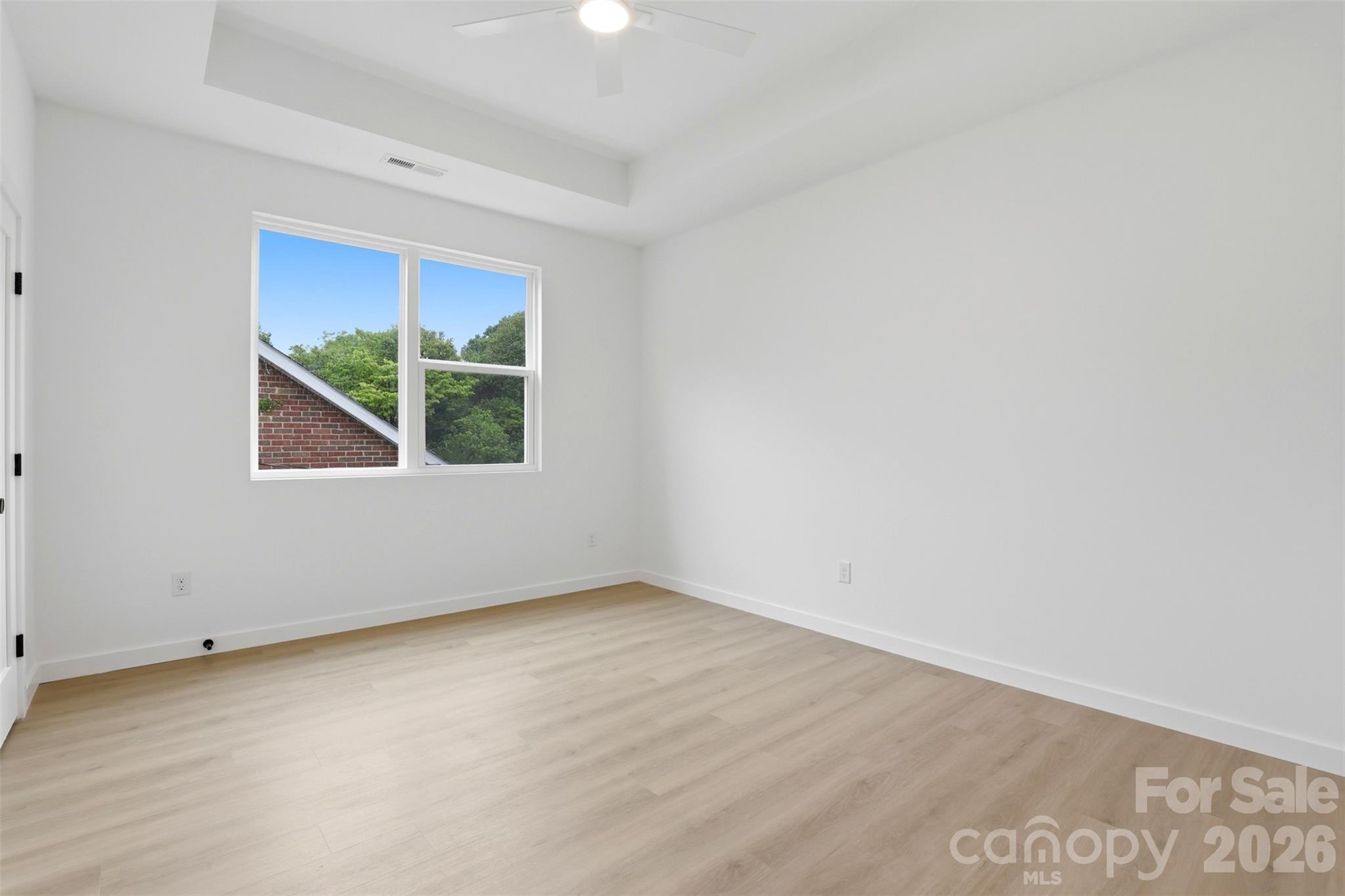 2822 Dogwood Avenue
