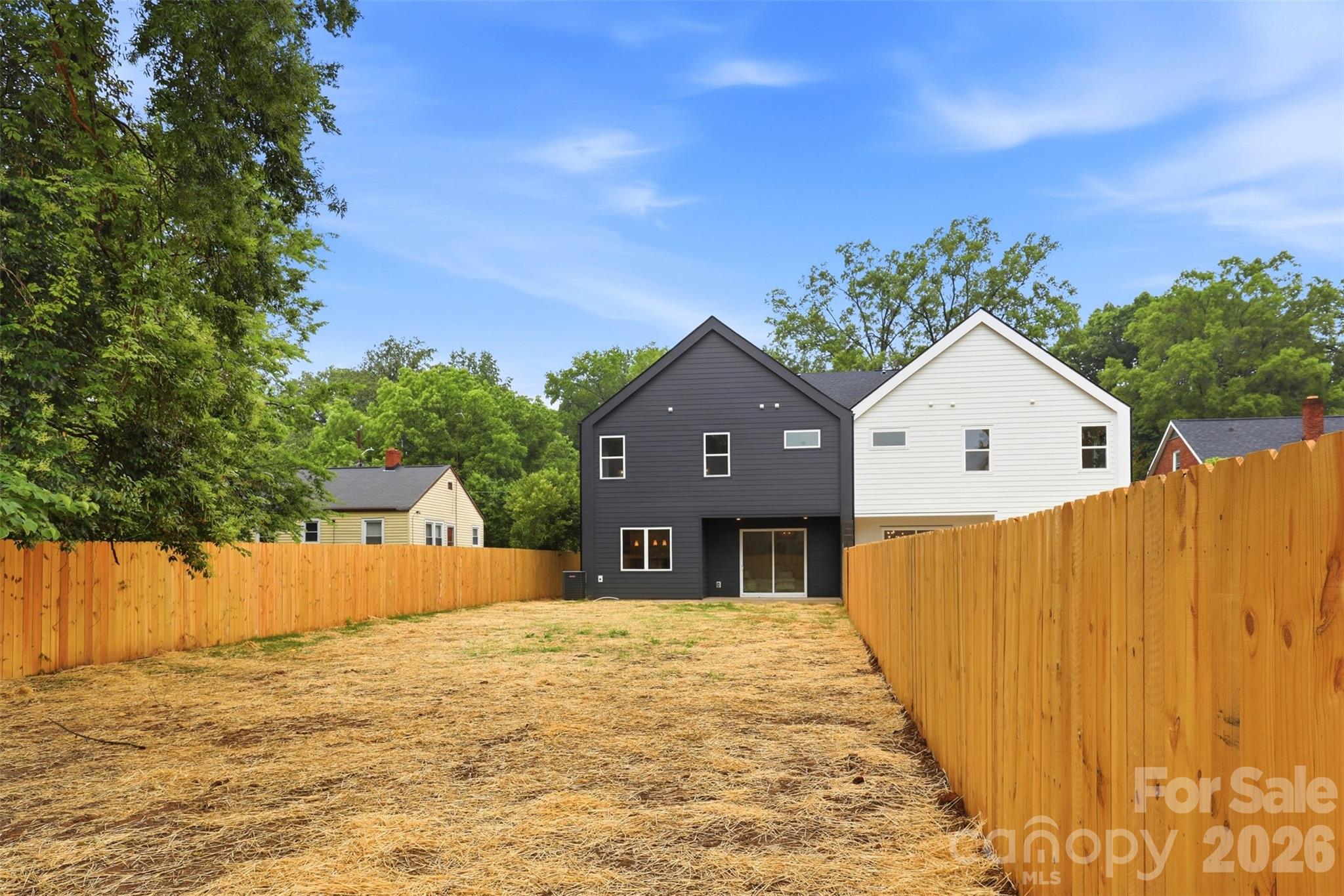 2818 Dogwood Avenue