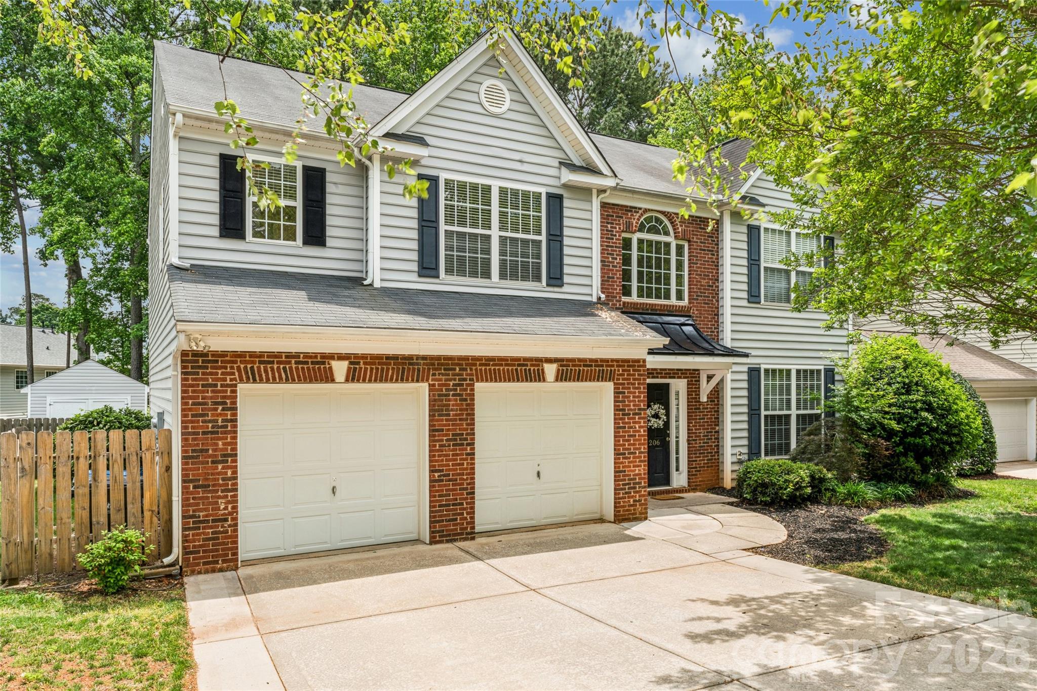 1206 E Arrow Lake Court