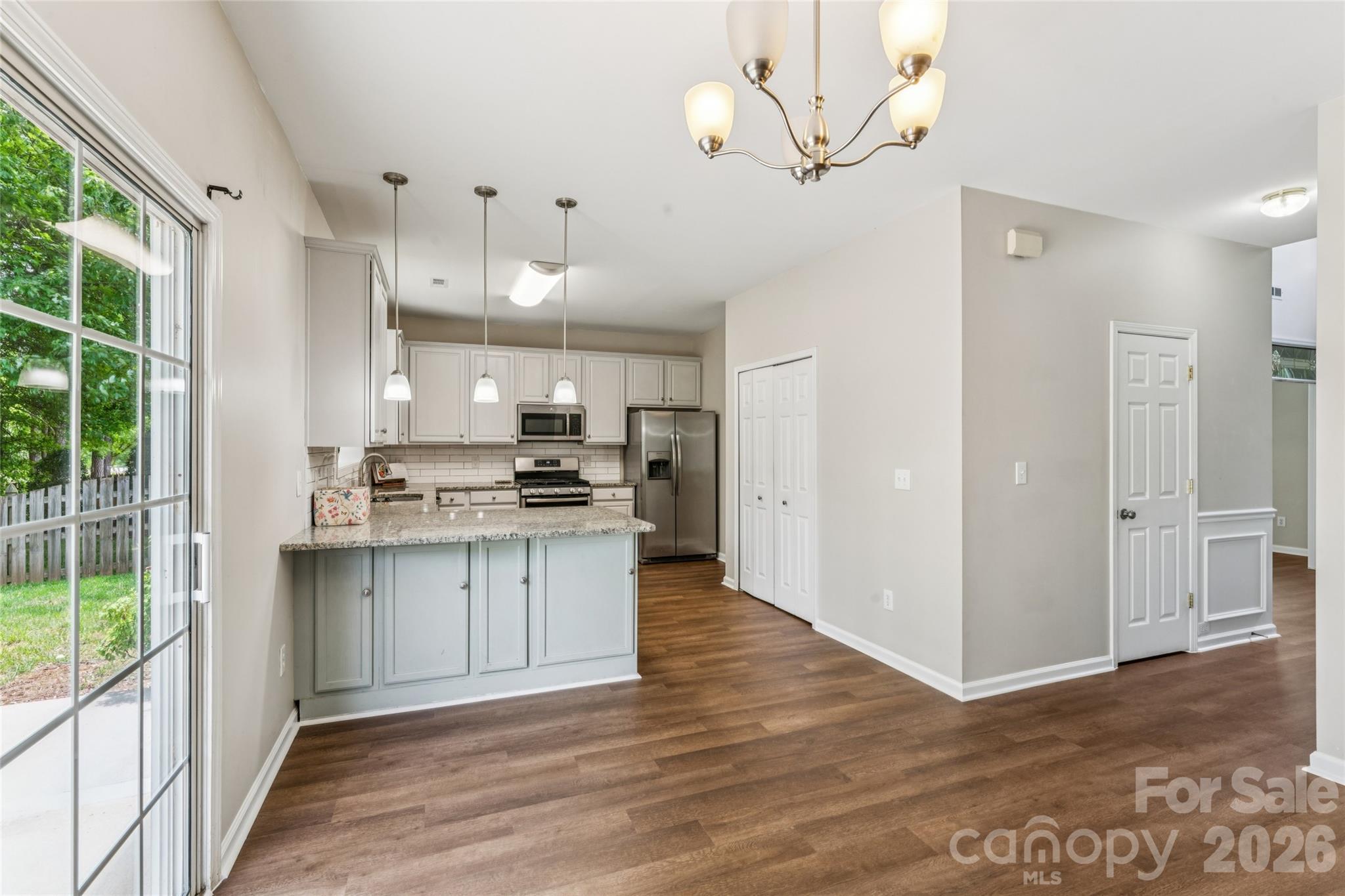 1206 E Arrow Lake Court