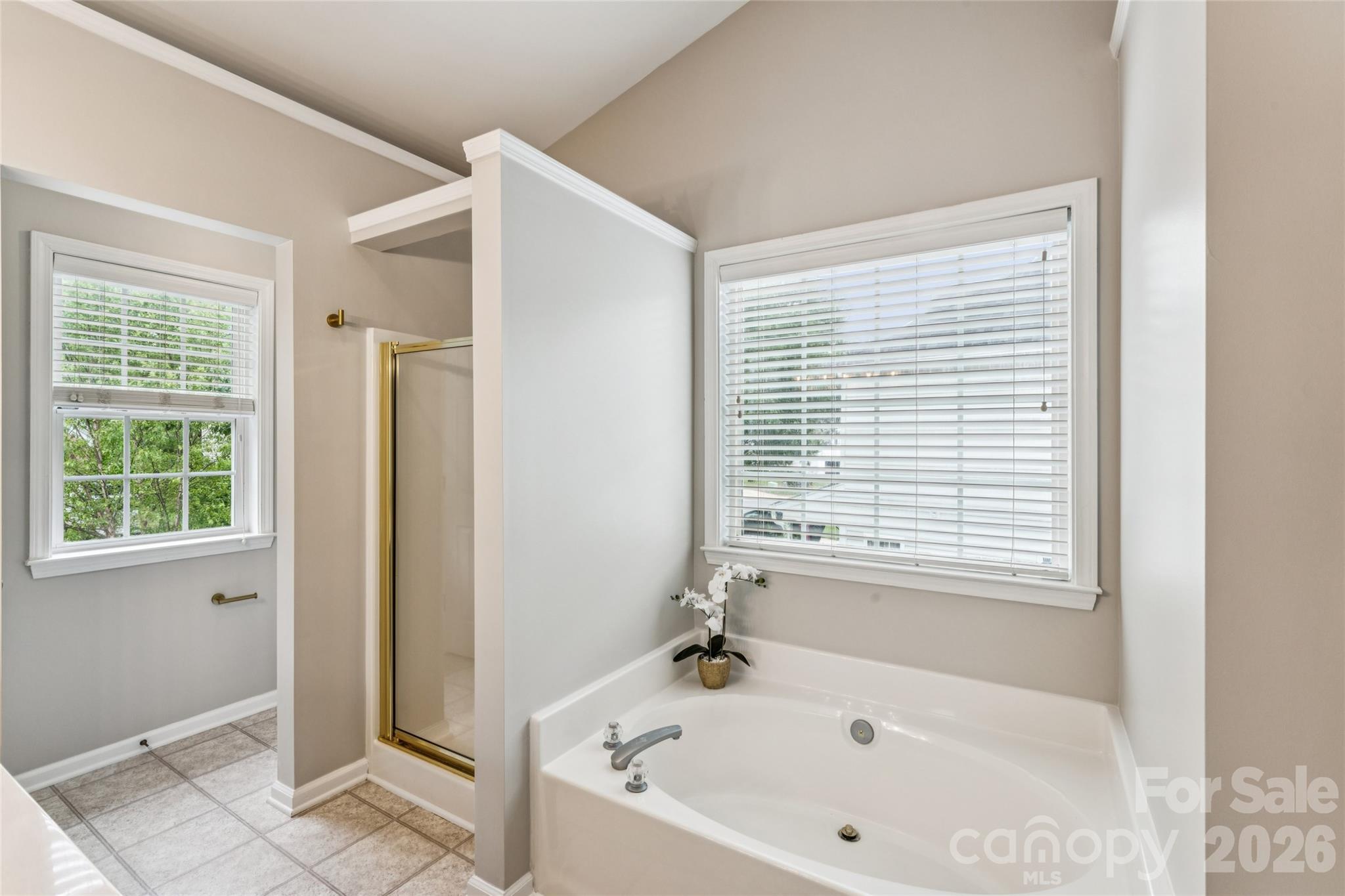 1206 E Arrow Lake Court