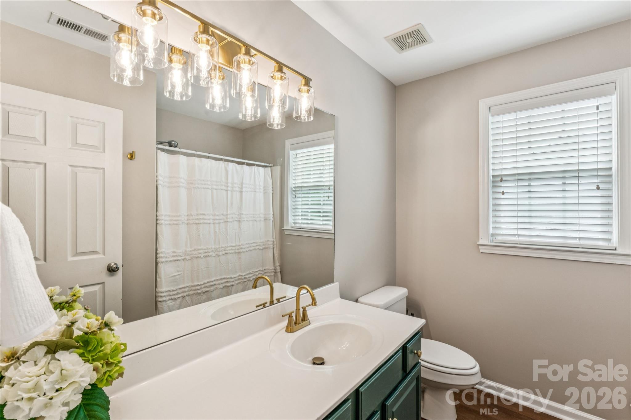 1206 E Arrow Lake Court
