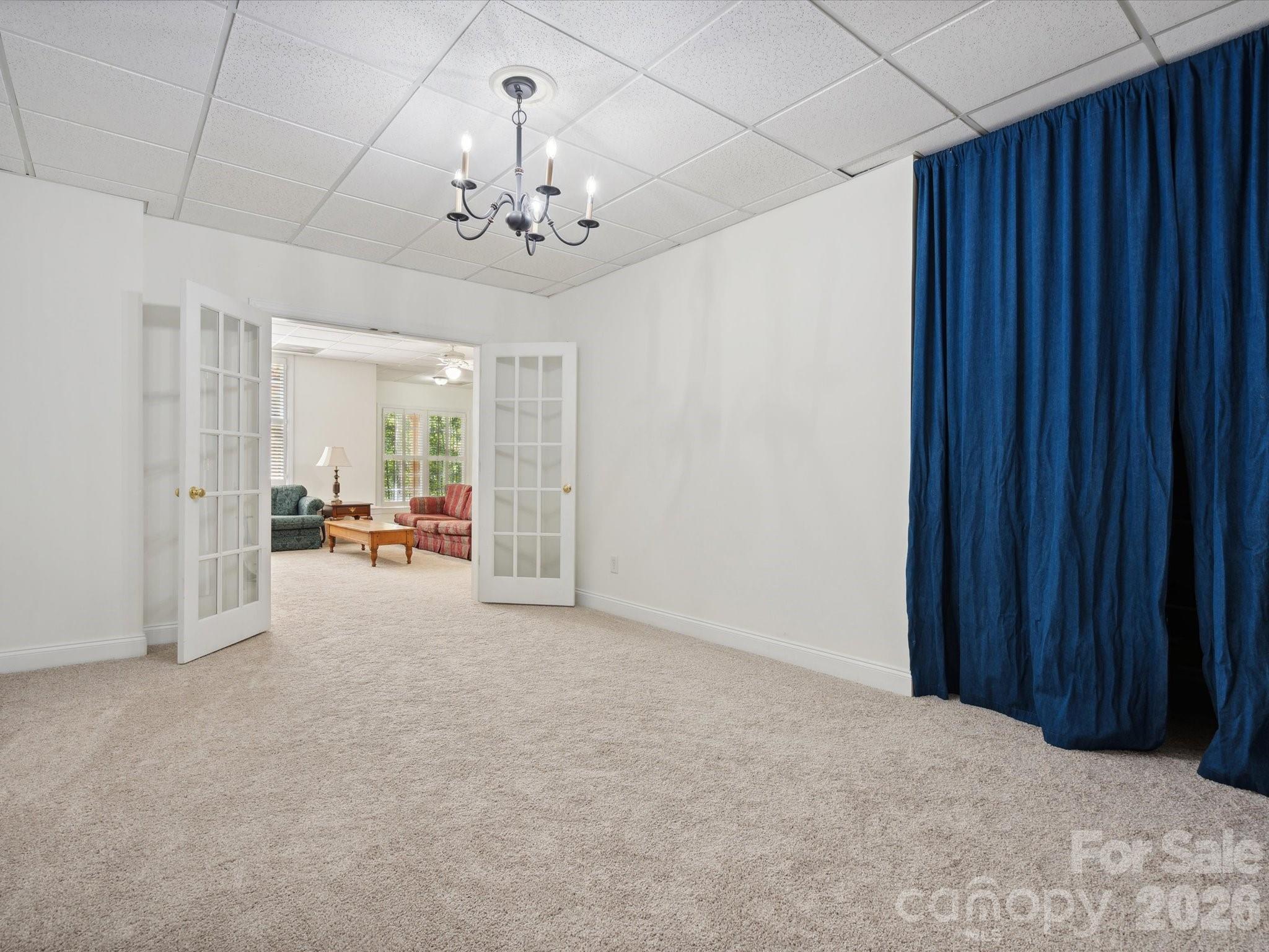 927 Dericks Crossing