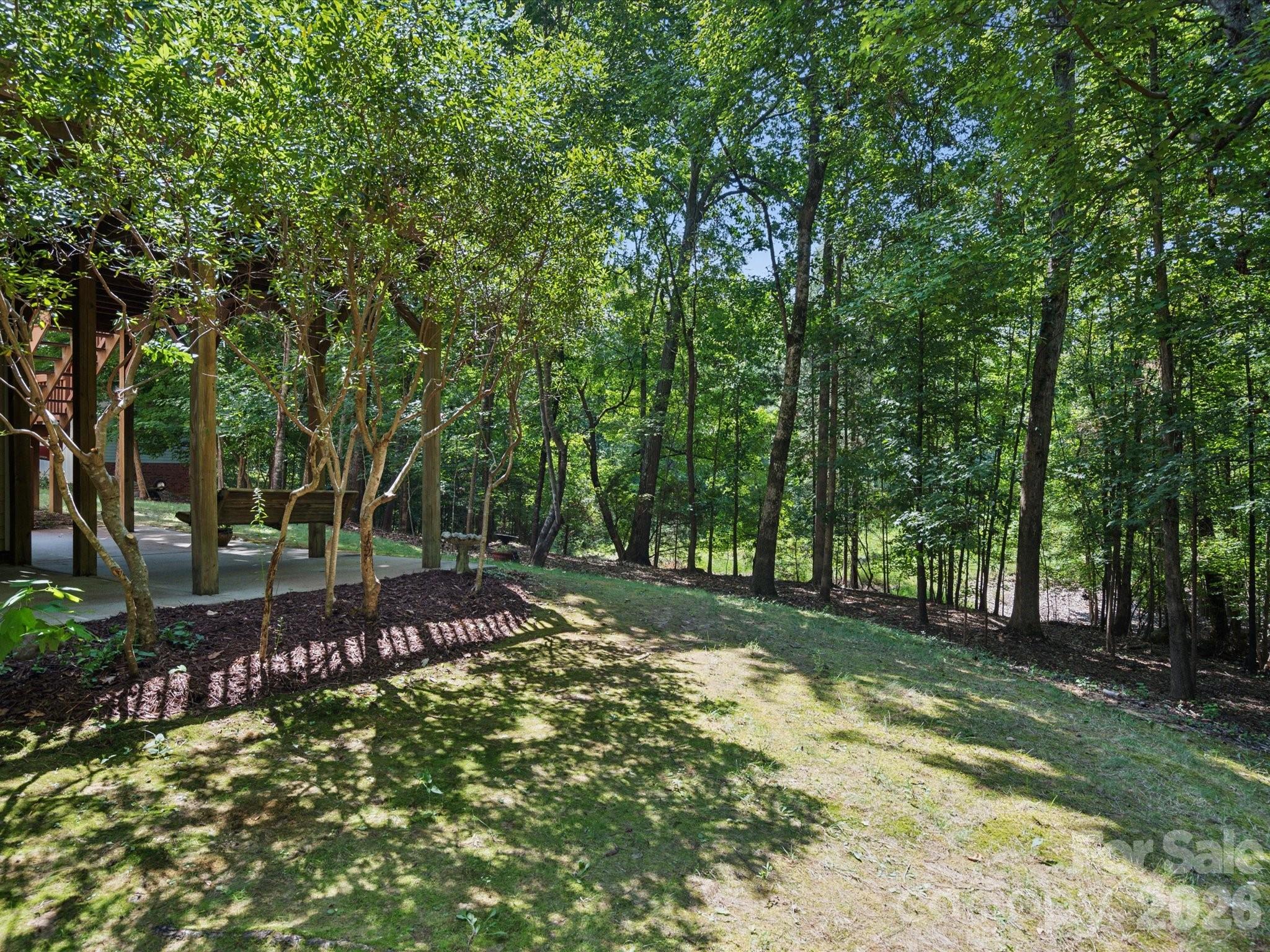 927 Dericks Crossing