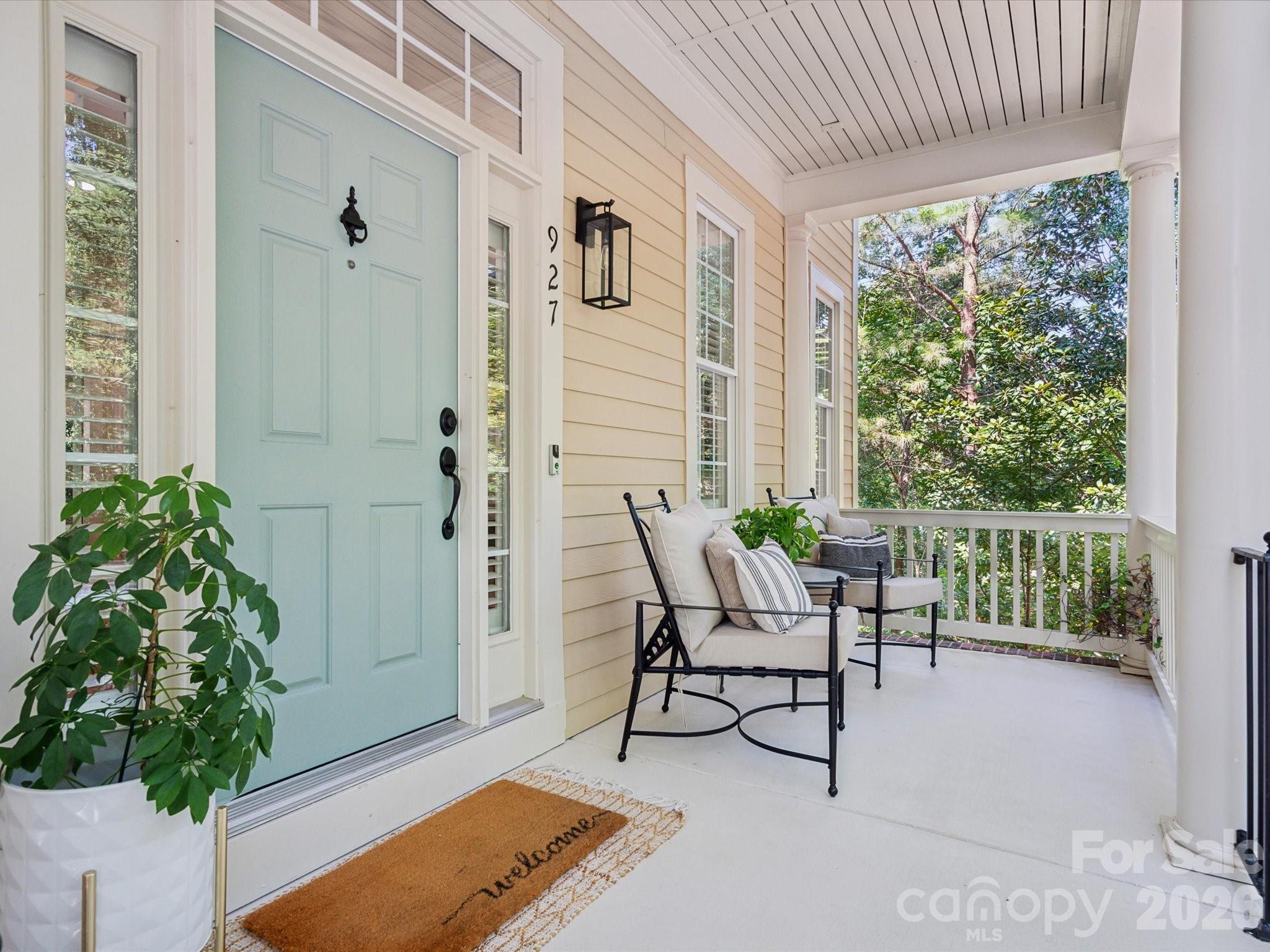 927 Dericks Crossing