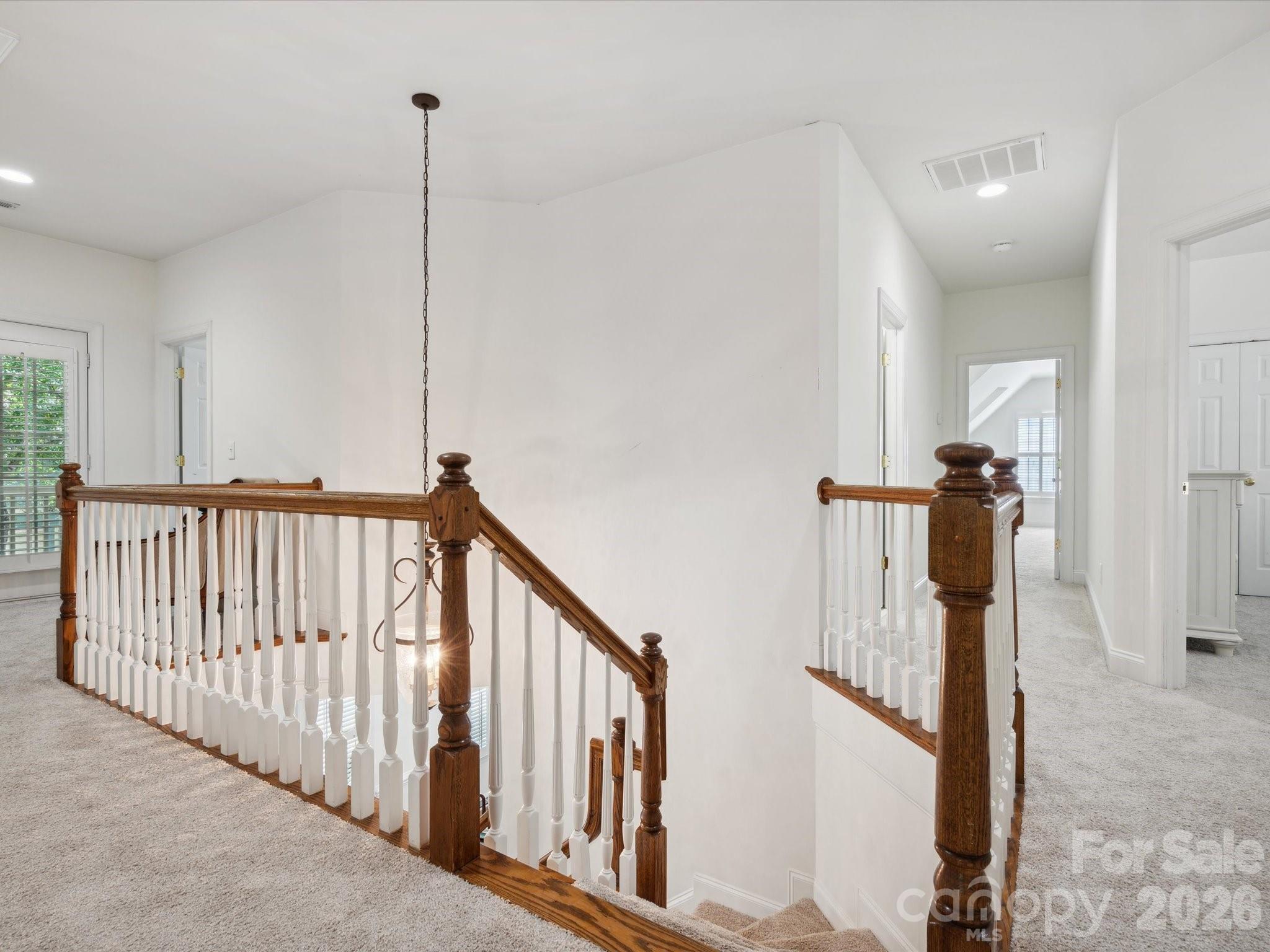 927 Dericks Crossing