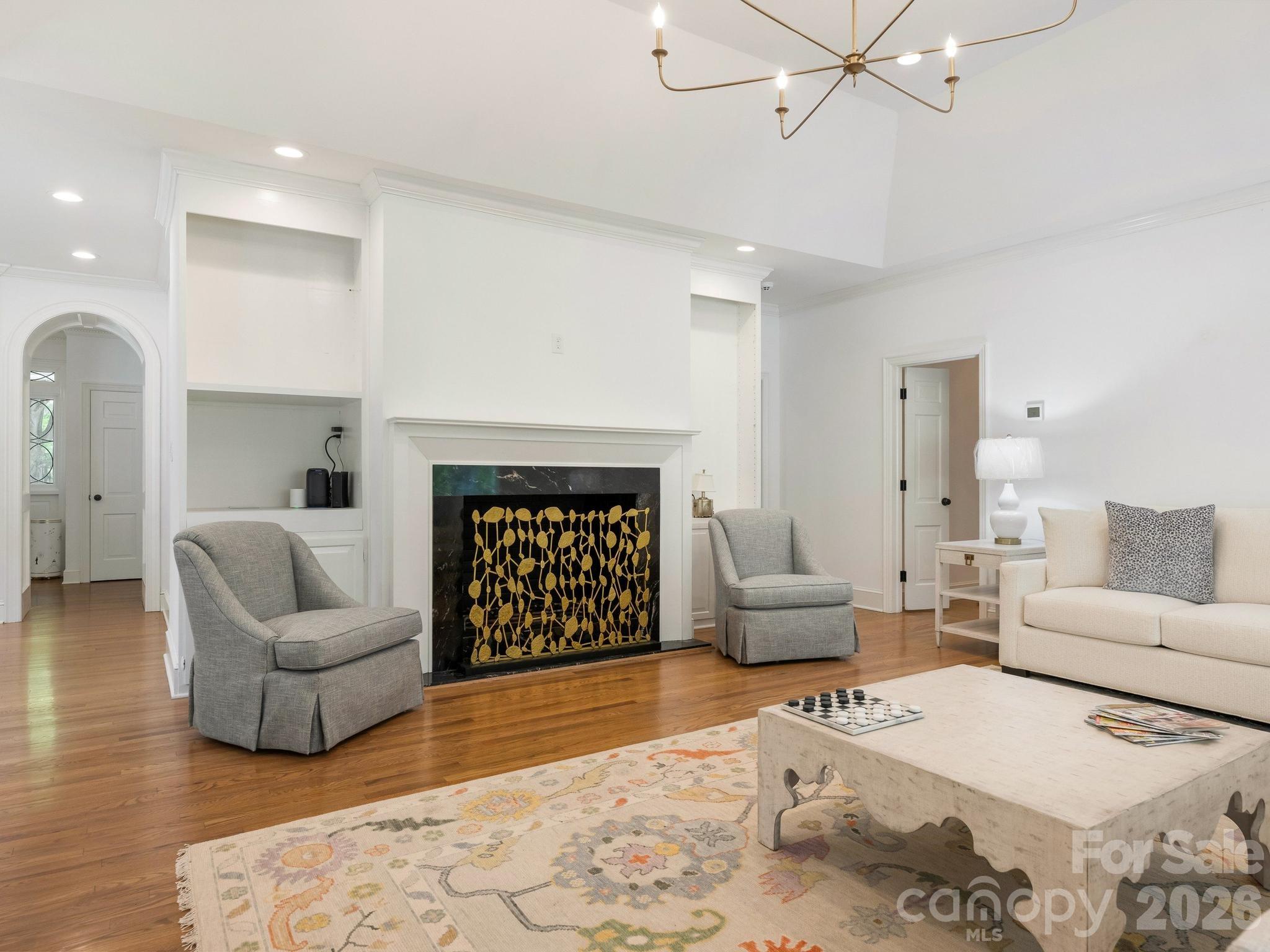 2738 Beverwyck Road