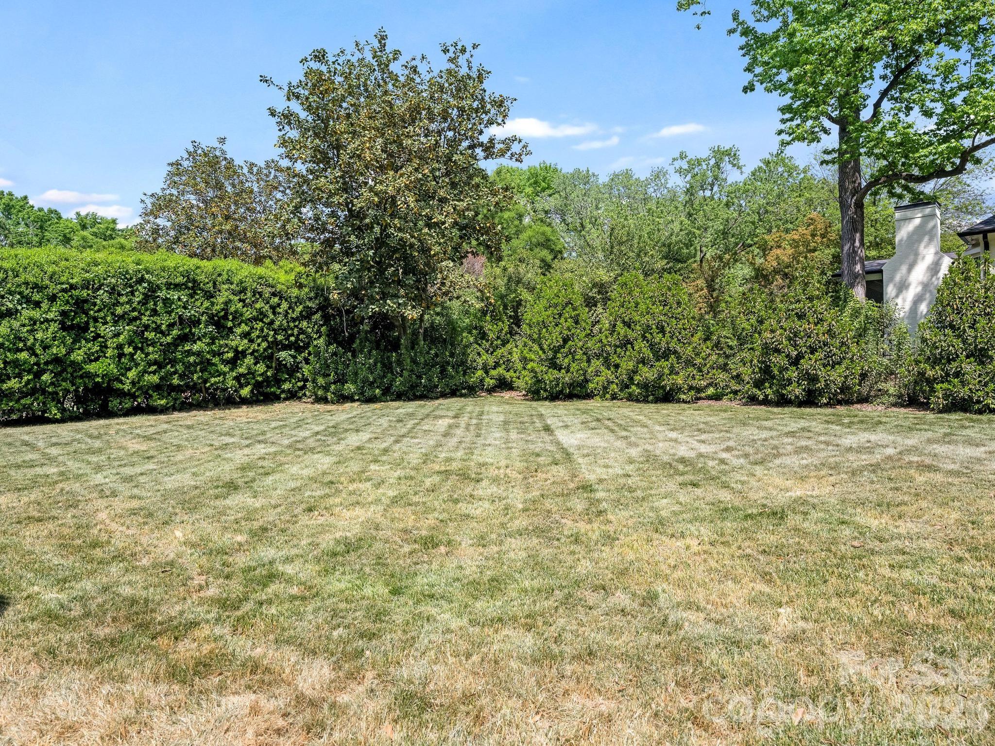 2738 Beverwyck Road