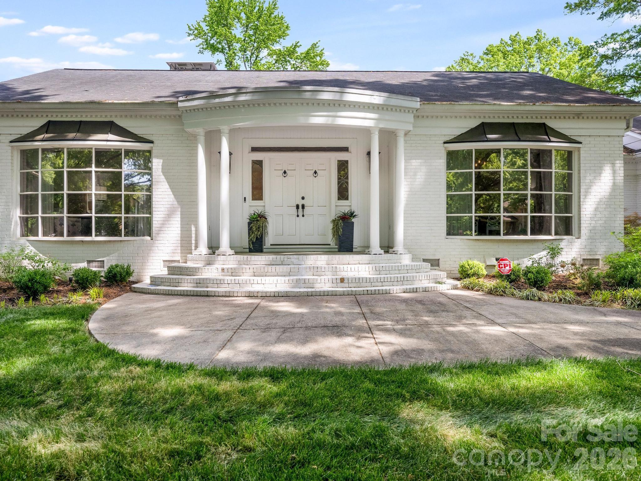 2738 Beverwyck Road