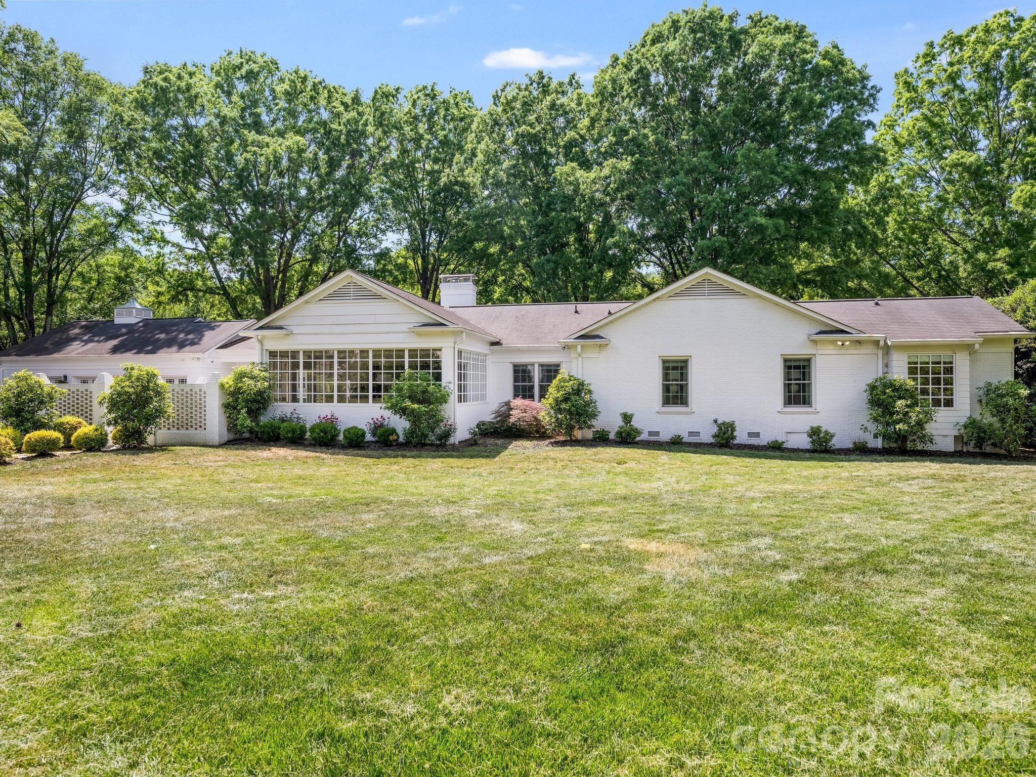 2738 Beverwyck Road