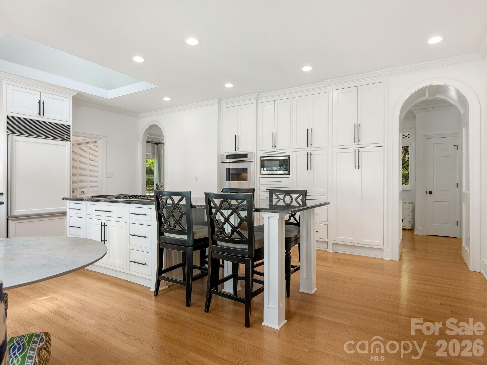 2738 Beverwyck Road