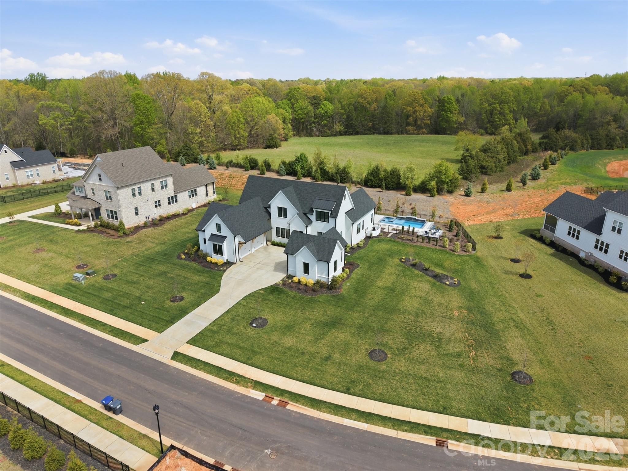 1124 Mesa Way