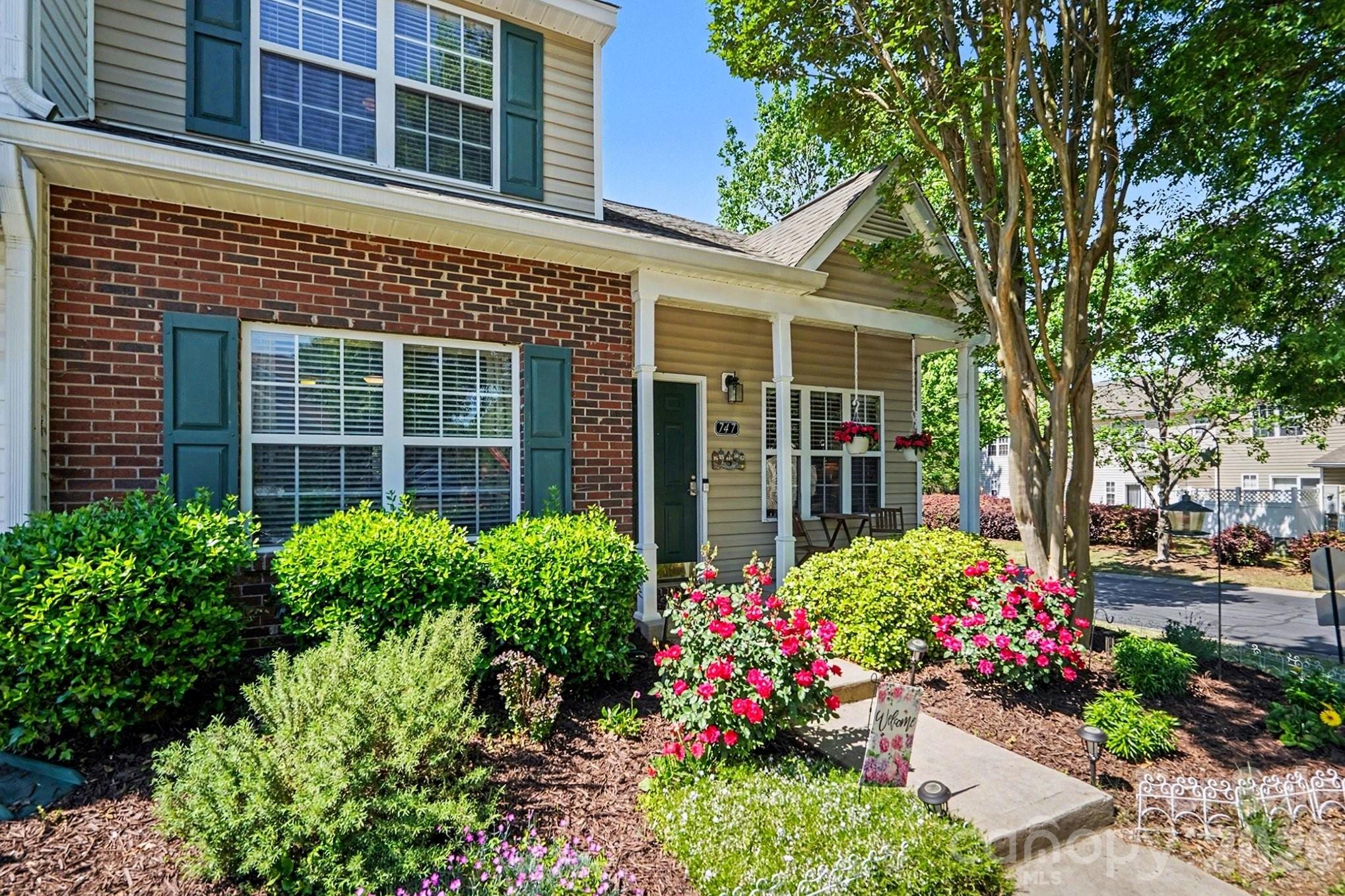 747 Rock Lake Glen