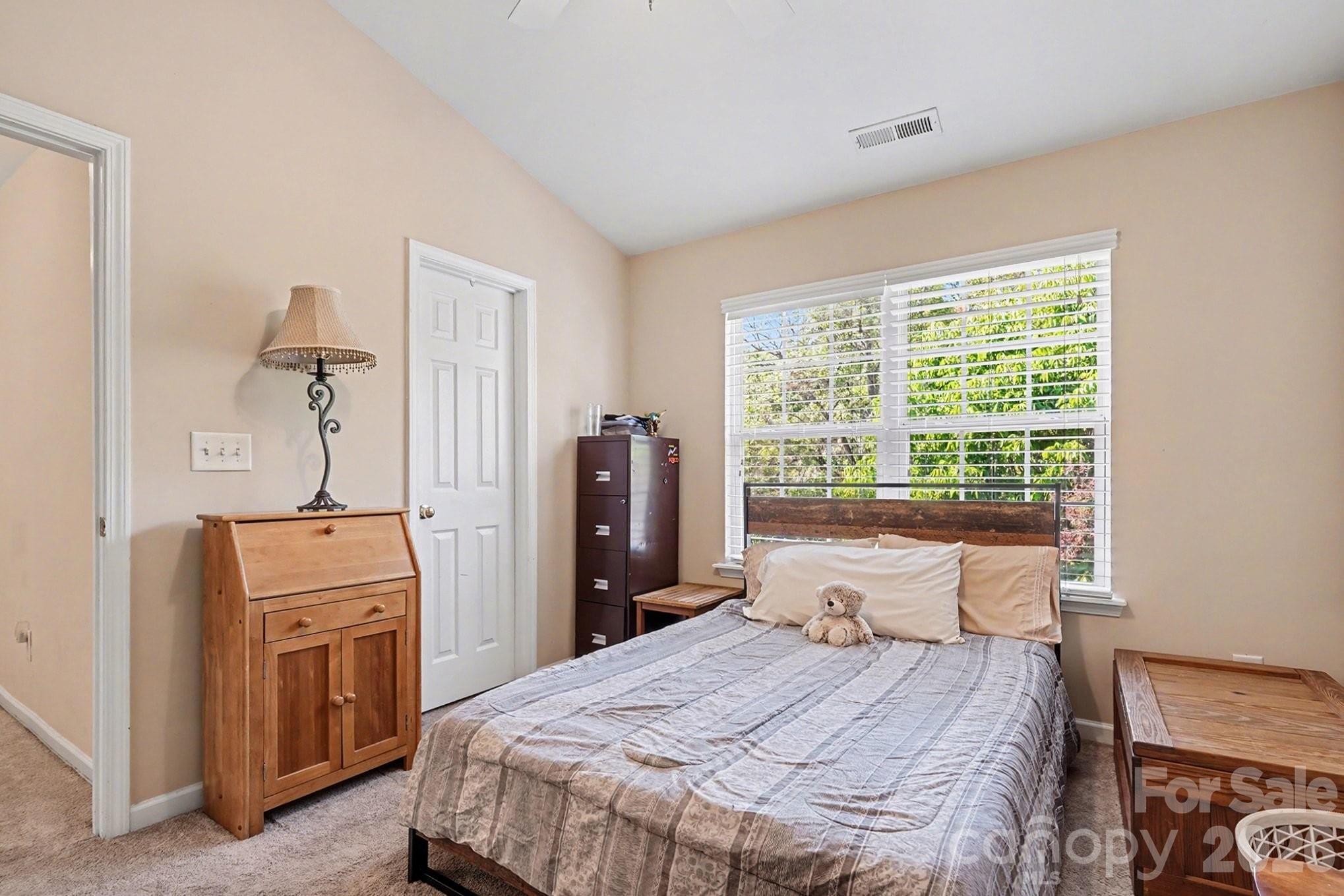 747 Rock Lake Glen