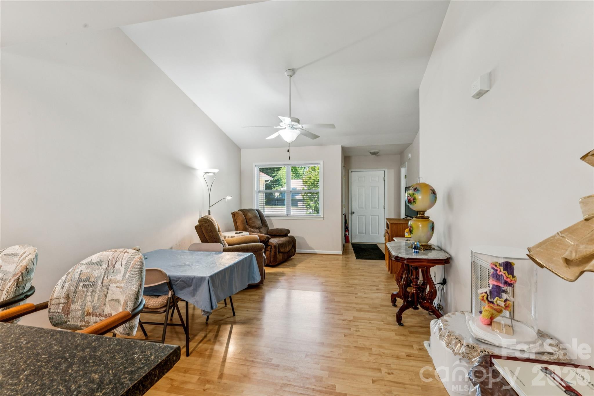 329 W Mcneely Avenue