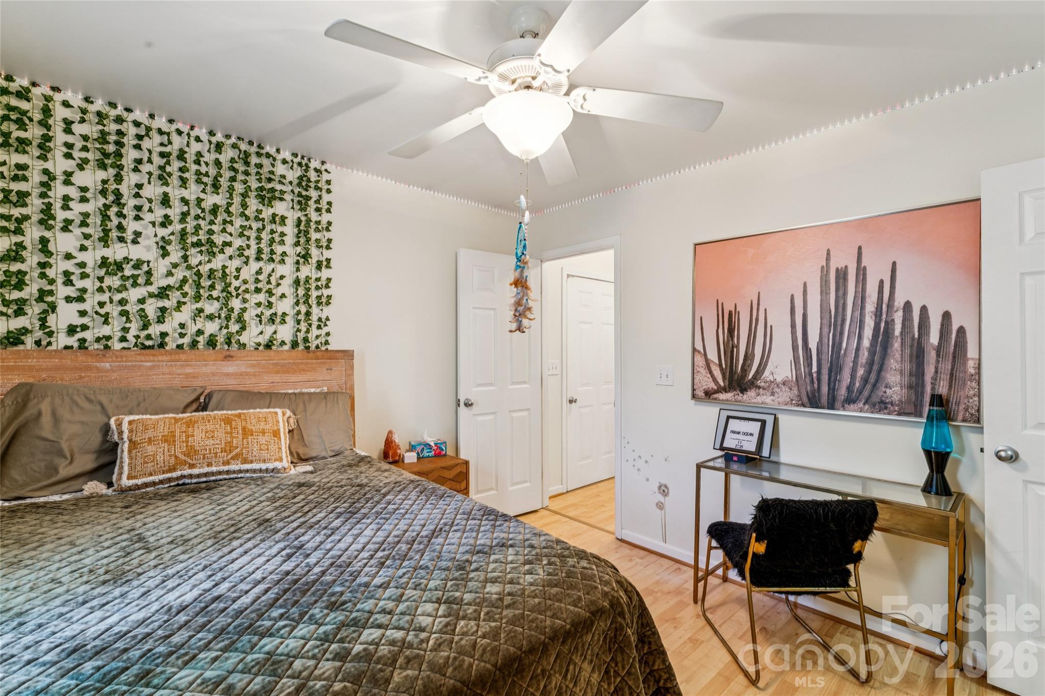 329 W Mcneely Avenue
