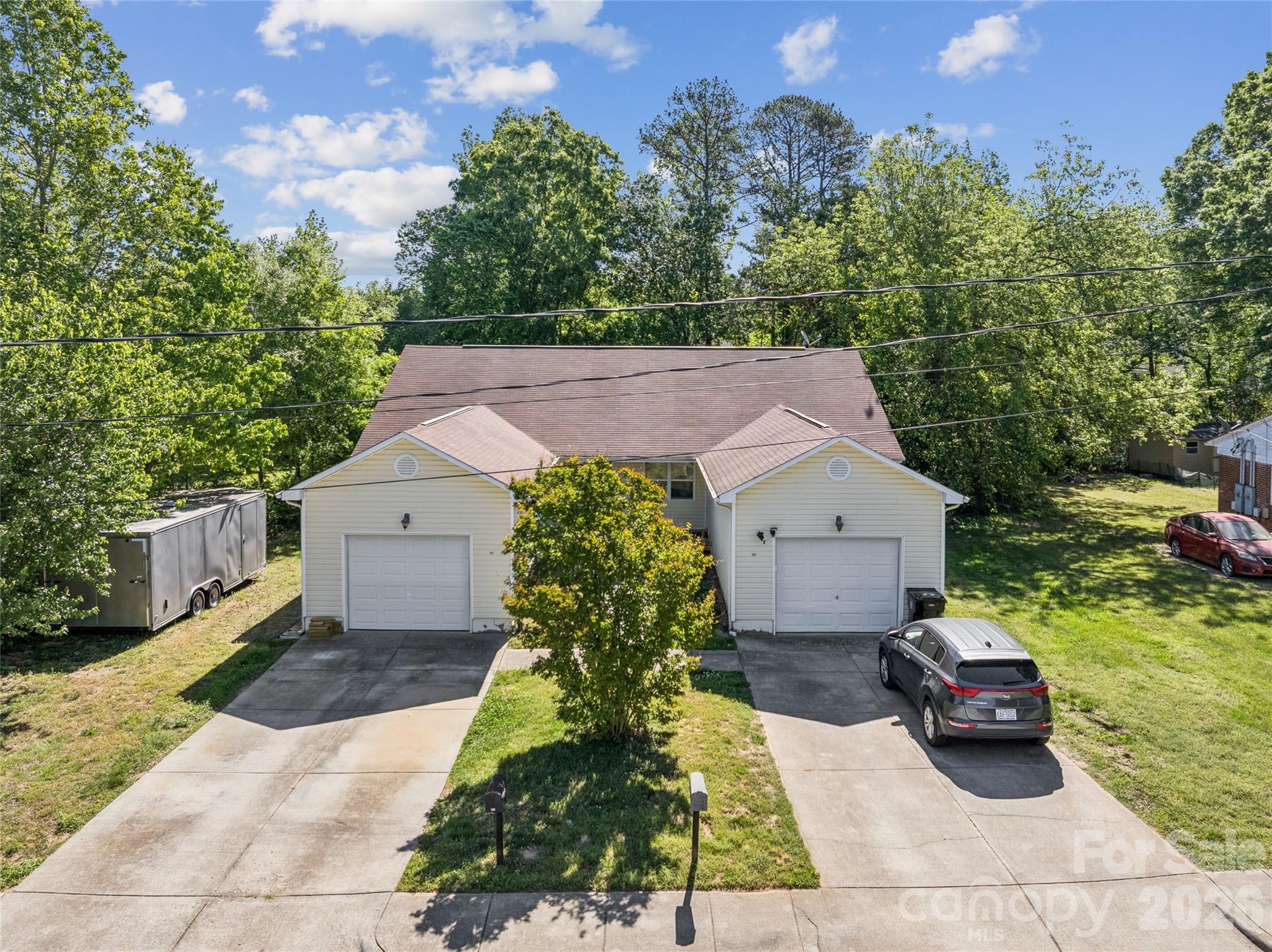 329 W Mcneely Avenue
