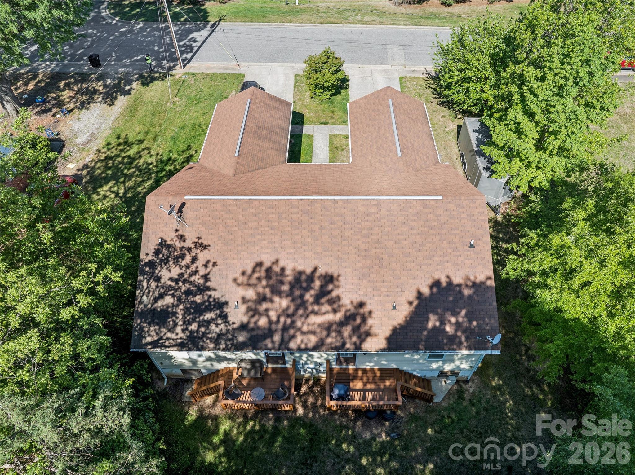 329 W Mcneely Avenue