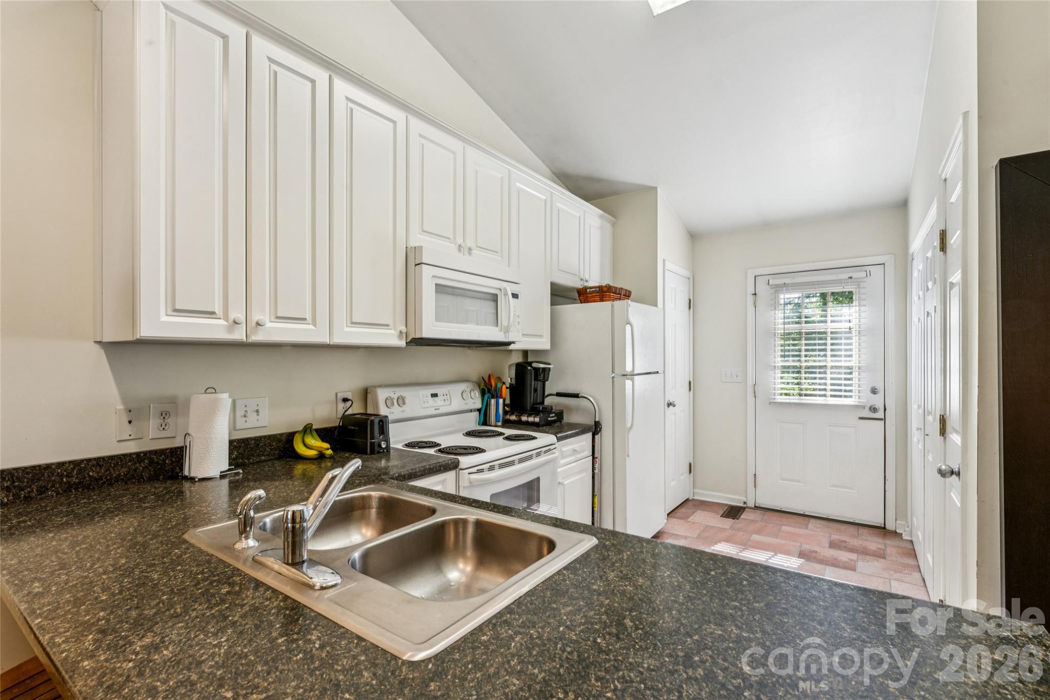 329 W Mcneely Avenue