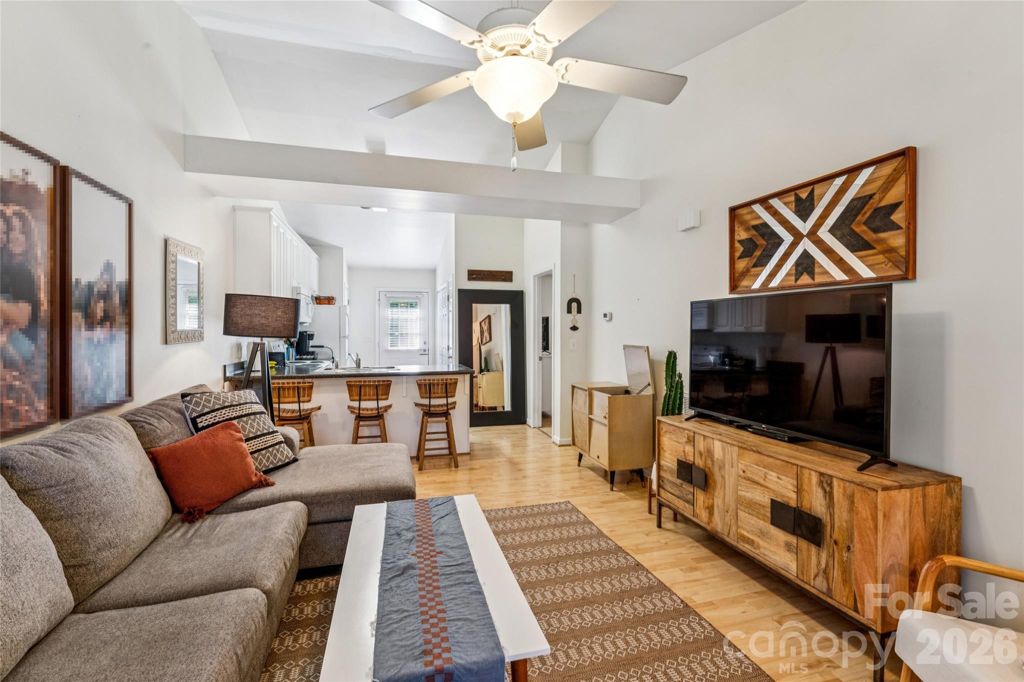 329 W Mcneely Avenue