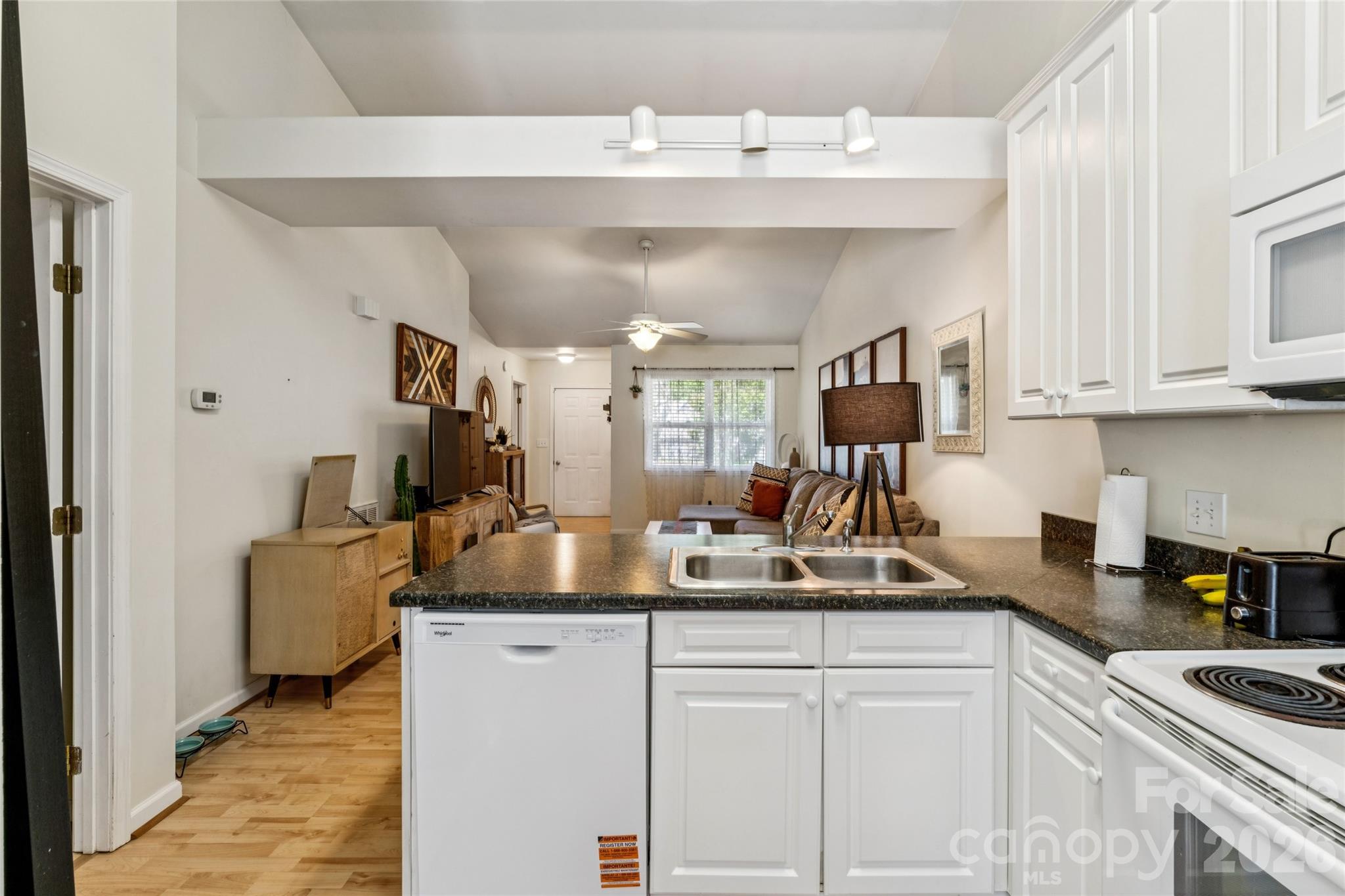 329 W Mcneely Avenue
