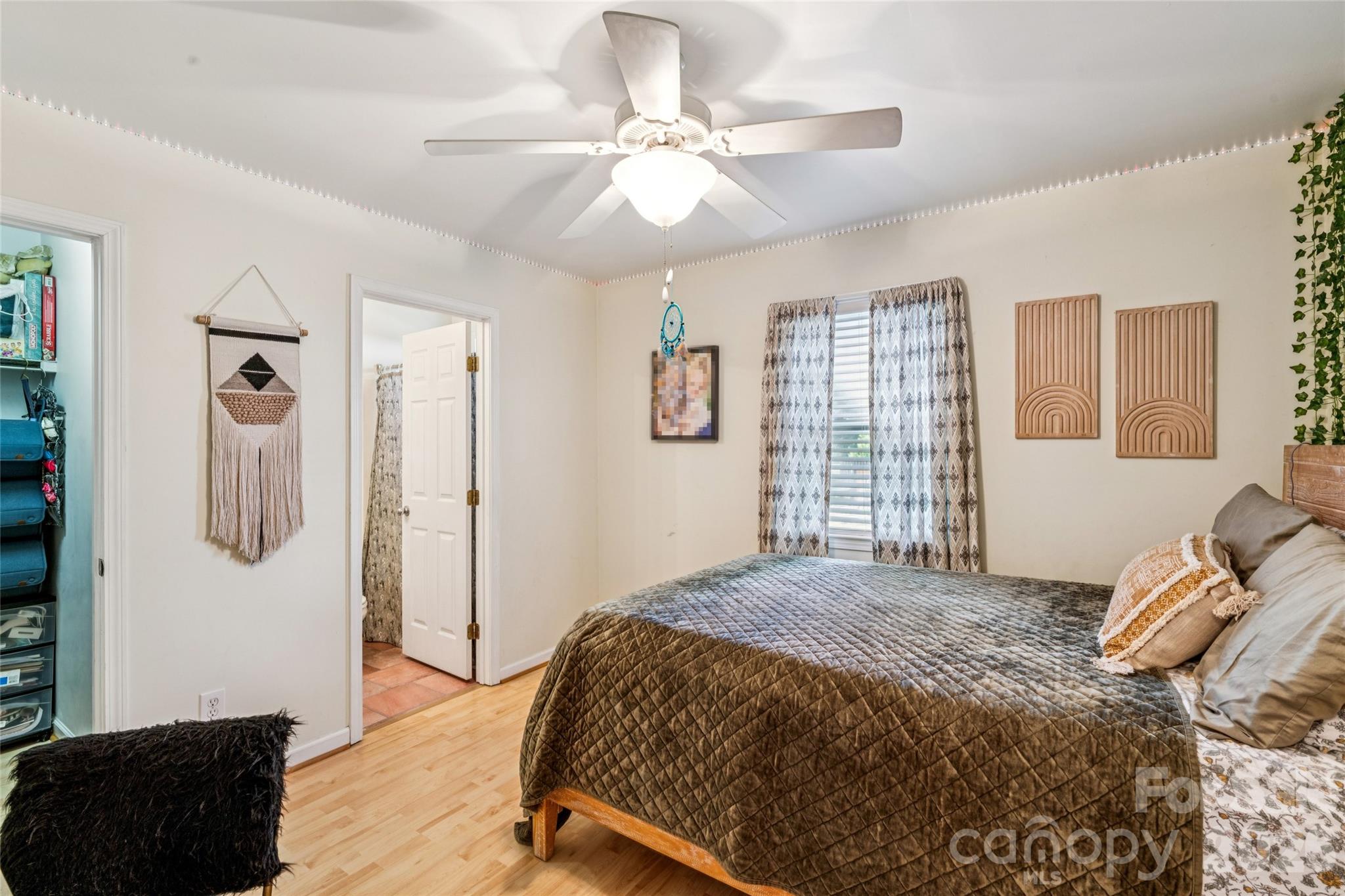 329 W Mcneely Avenue