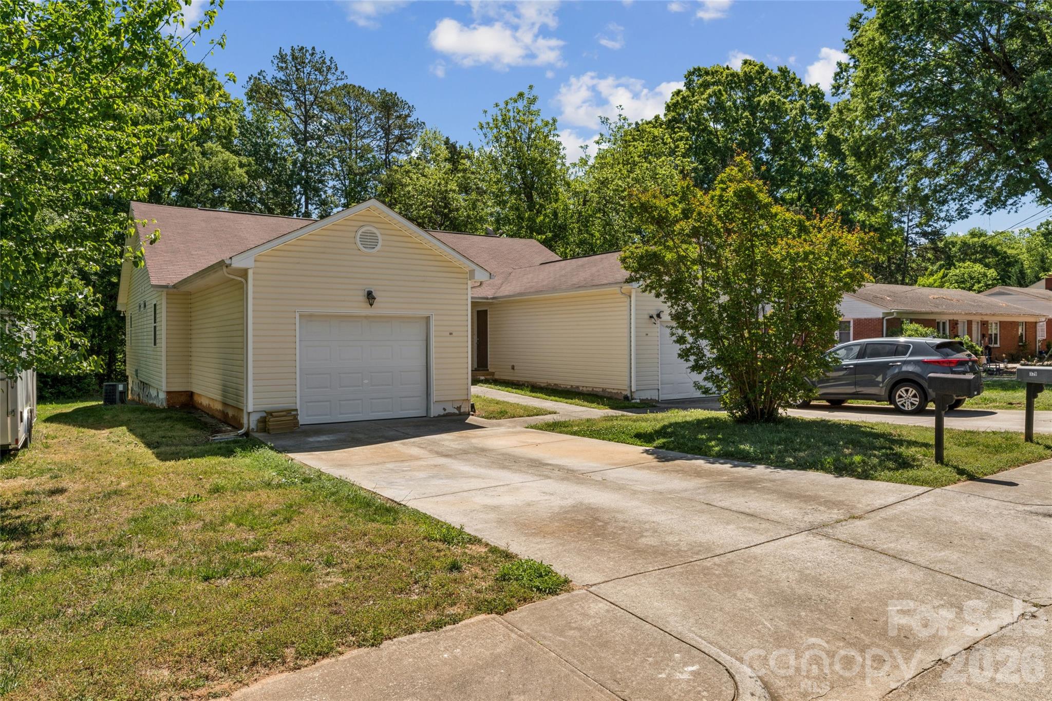 329 W Mcneely Avenue