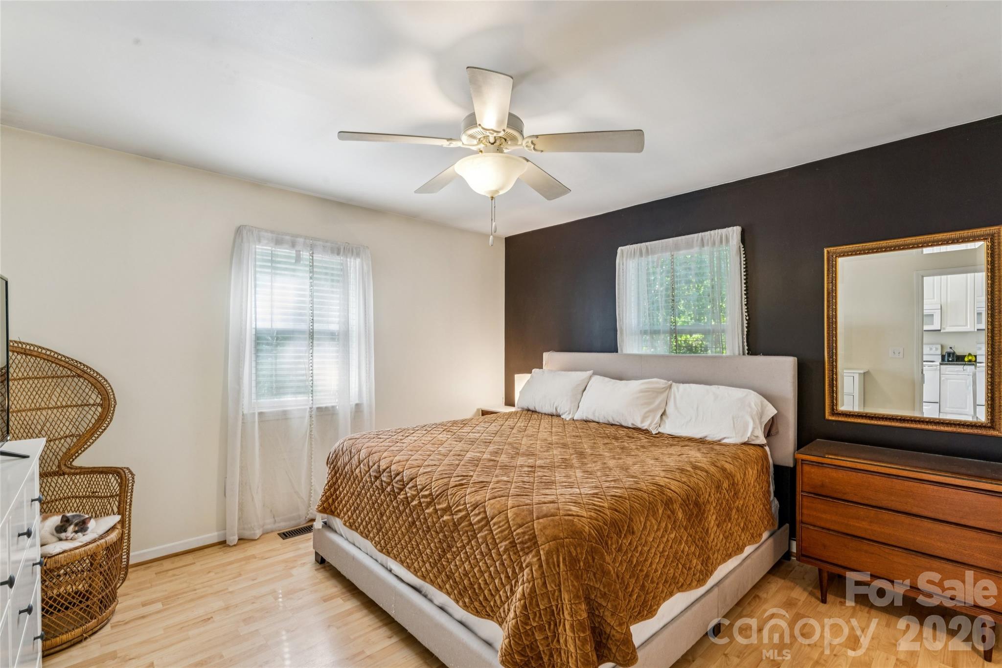 329 W Mcneely Avenue