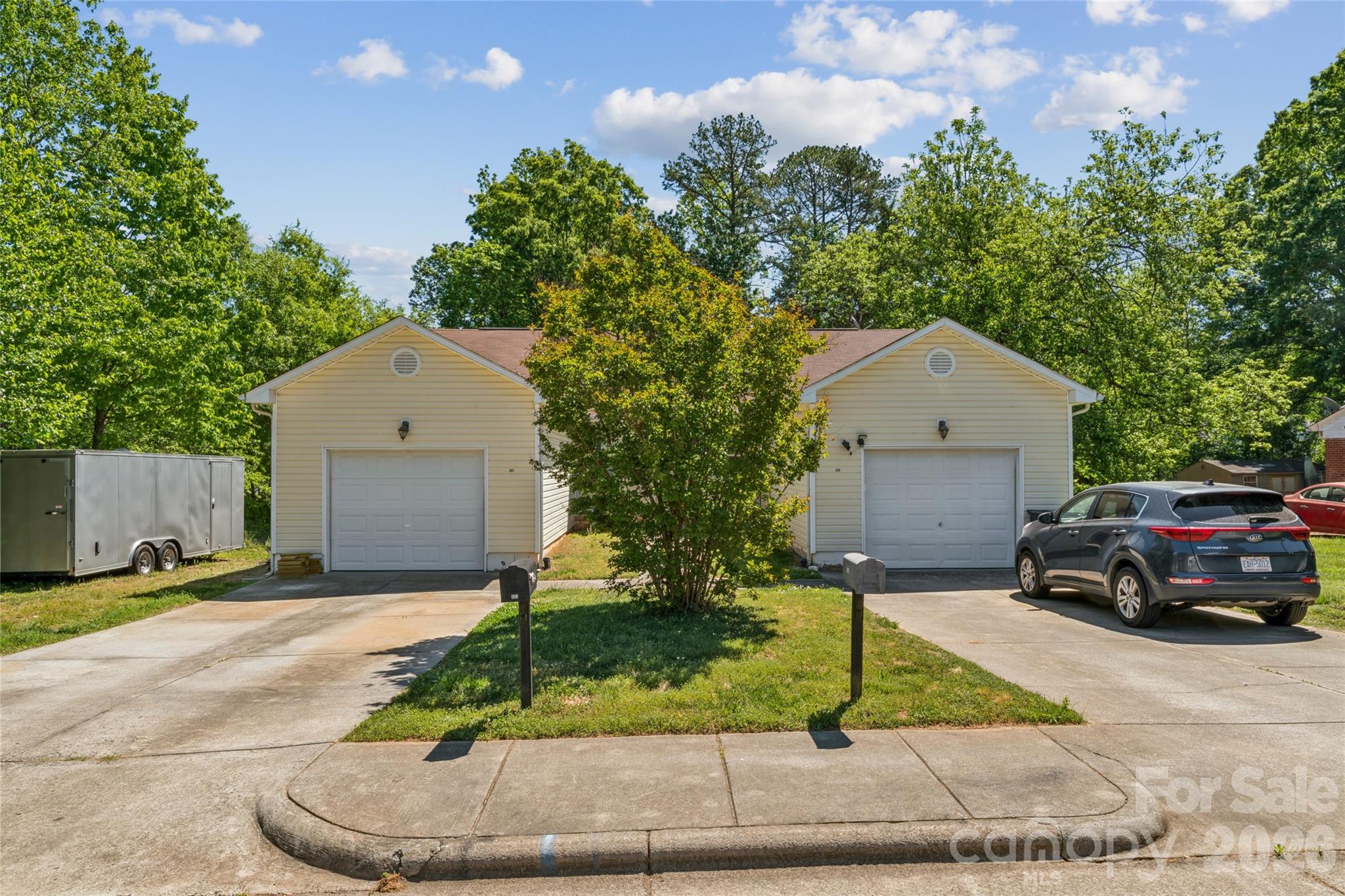 329 W Mcneely Avenue