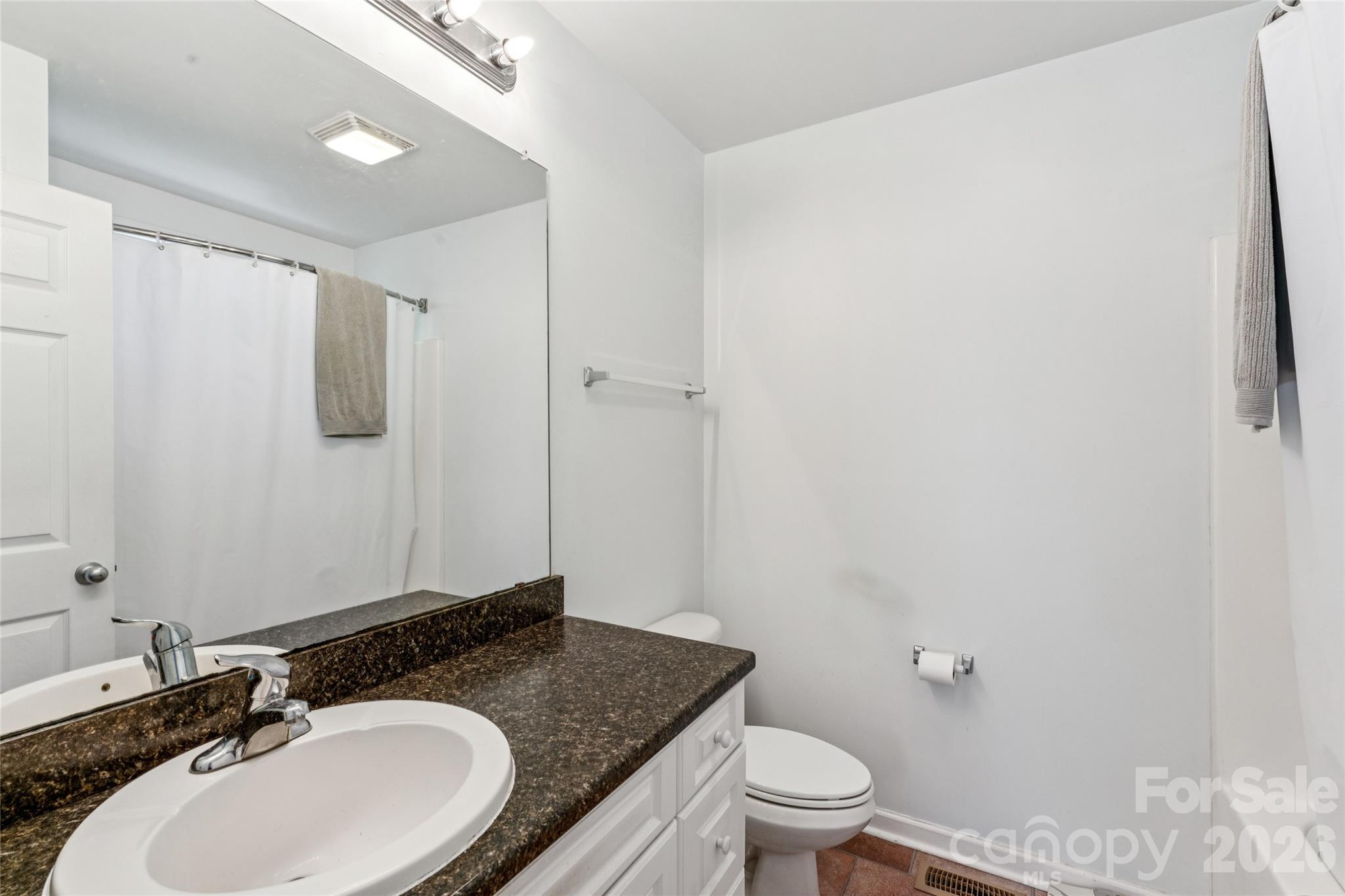 329 W Mcneely Avenue