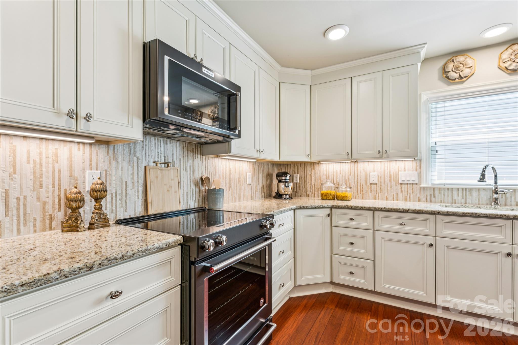 506 Hidden Creek Circle