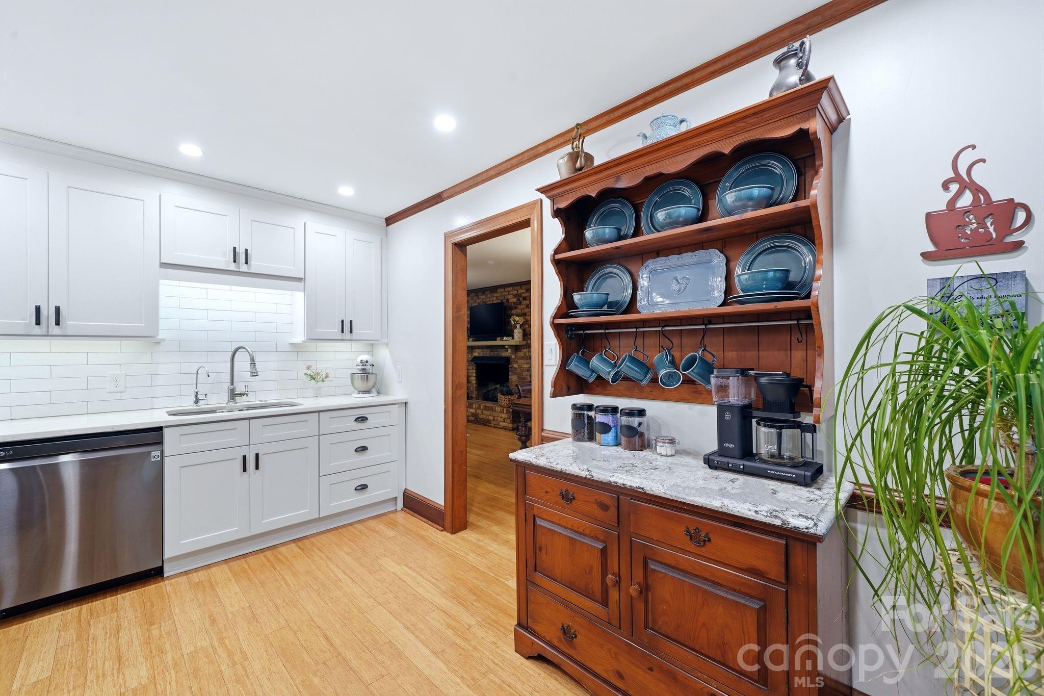 1224 Candlewood Drive