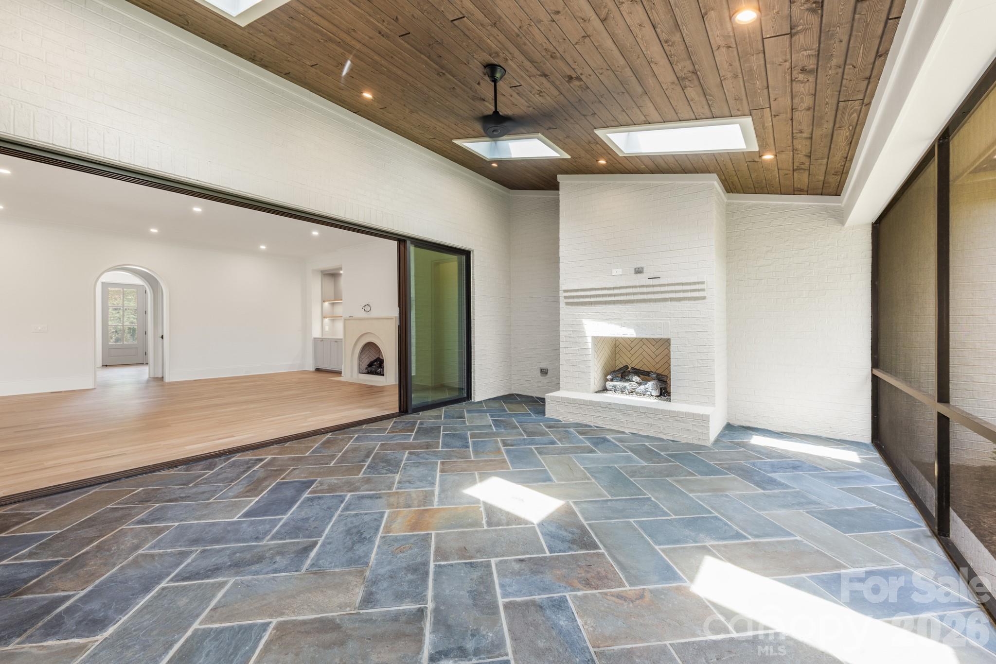 1024 Jefferson Drive