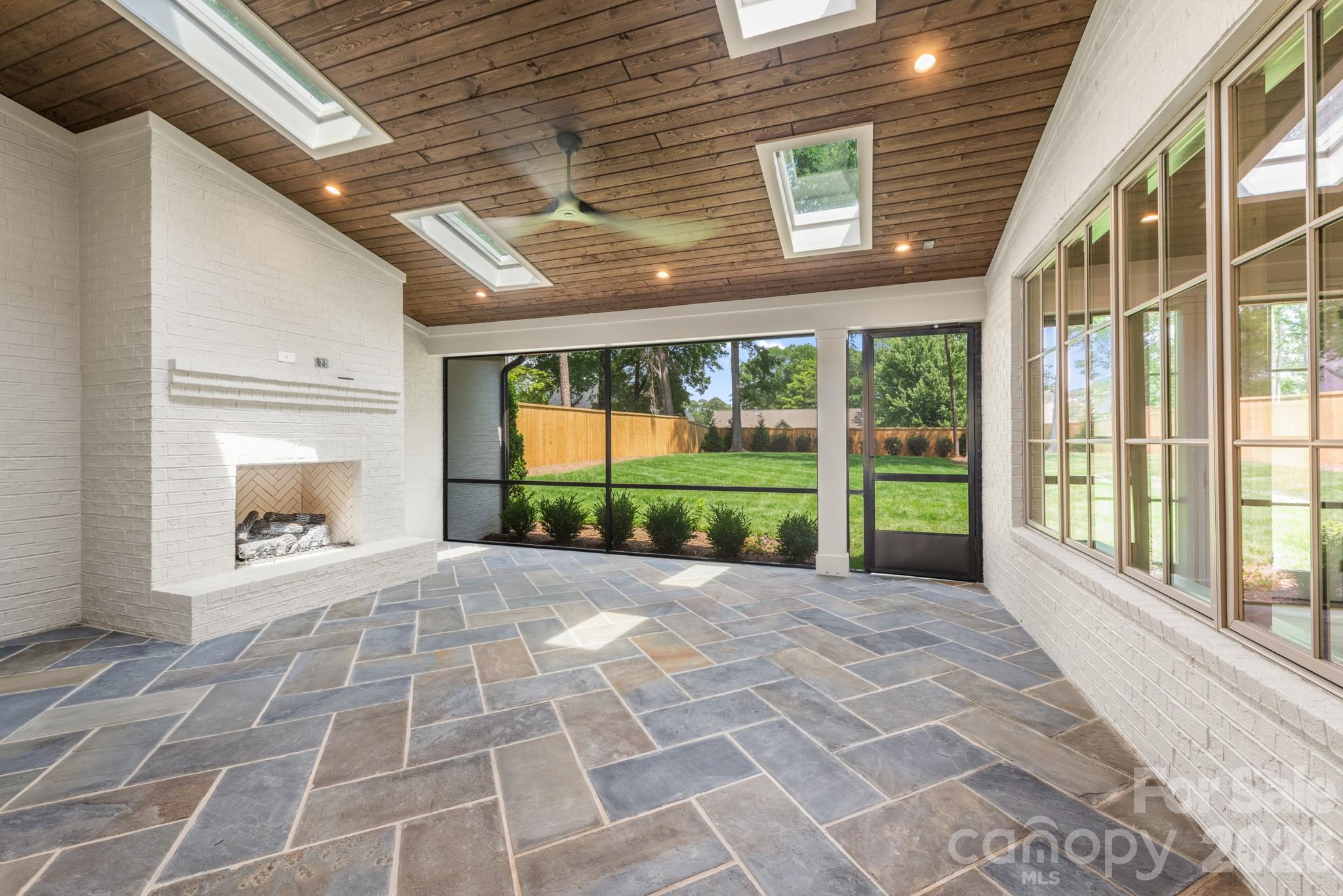 1024 Jefferson Drive