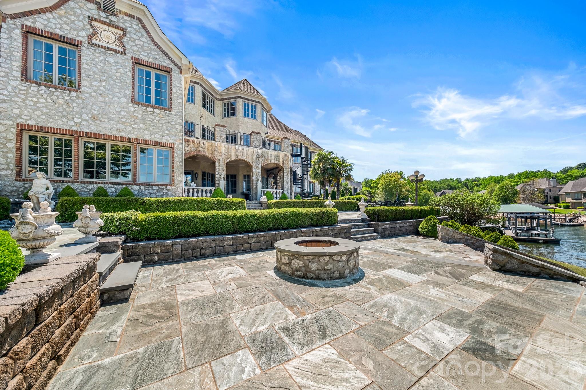 331 Ivy Arbor Circle