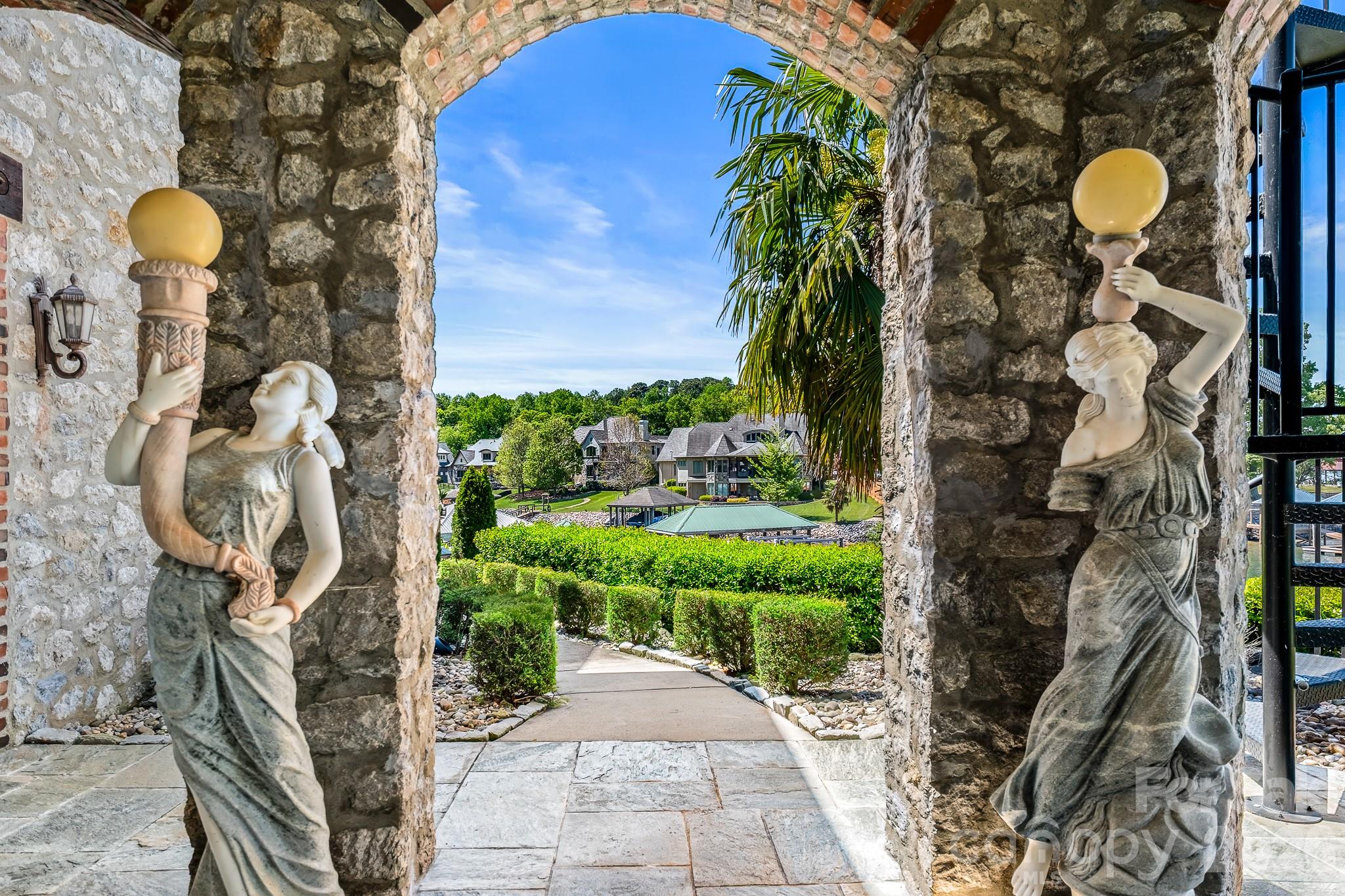 331 Ivy Arbor Circle