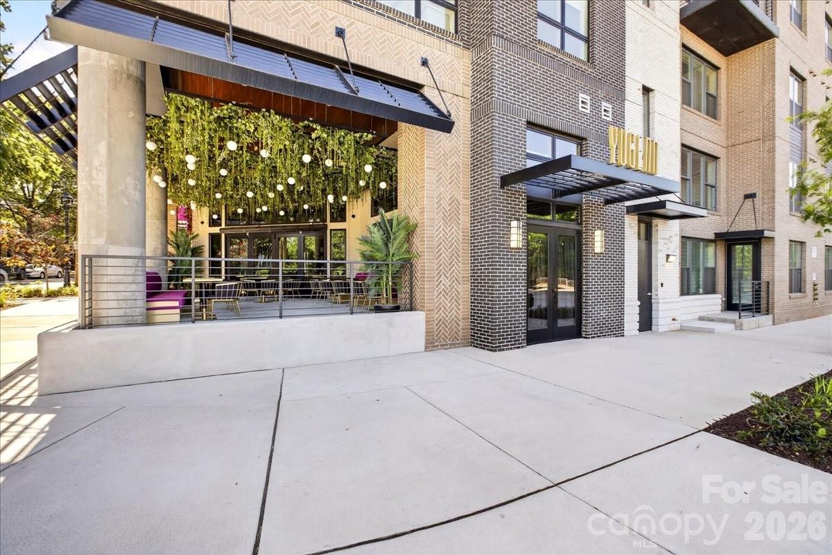 268 W Bland Street