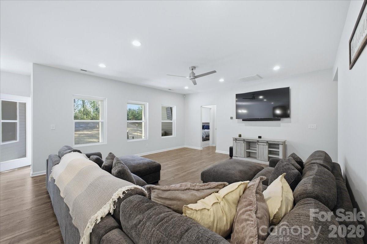 7612 Tanglewood Way