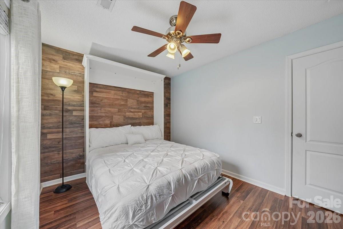 1120 Warpers Lane