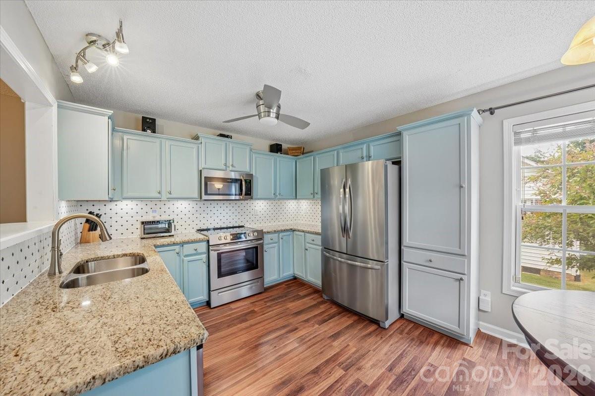 1120 Warpers Lane
