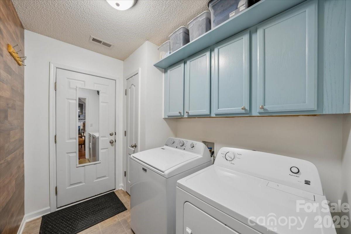 1120 Warpers Lane
