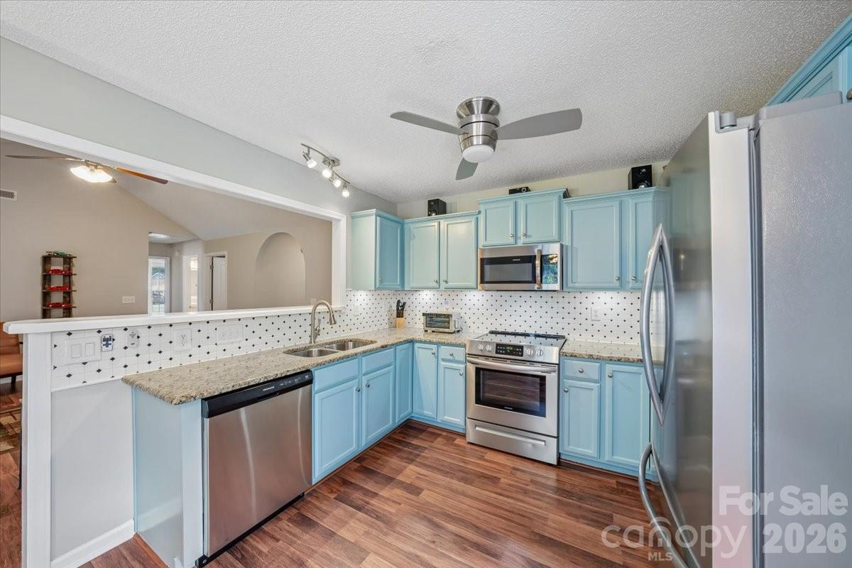 1120 Warpers Lane