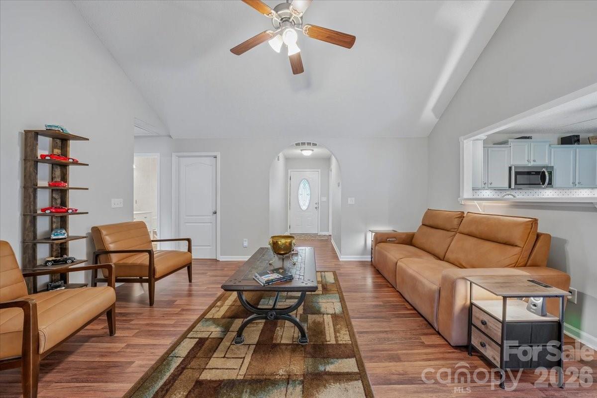 1120 Warpers Lane