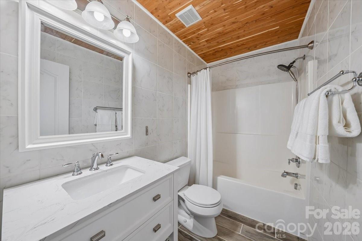 1120 Warpers Lane