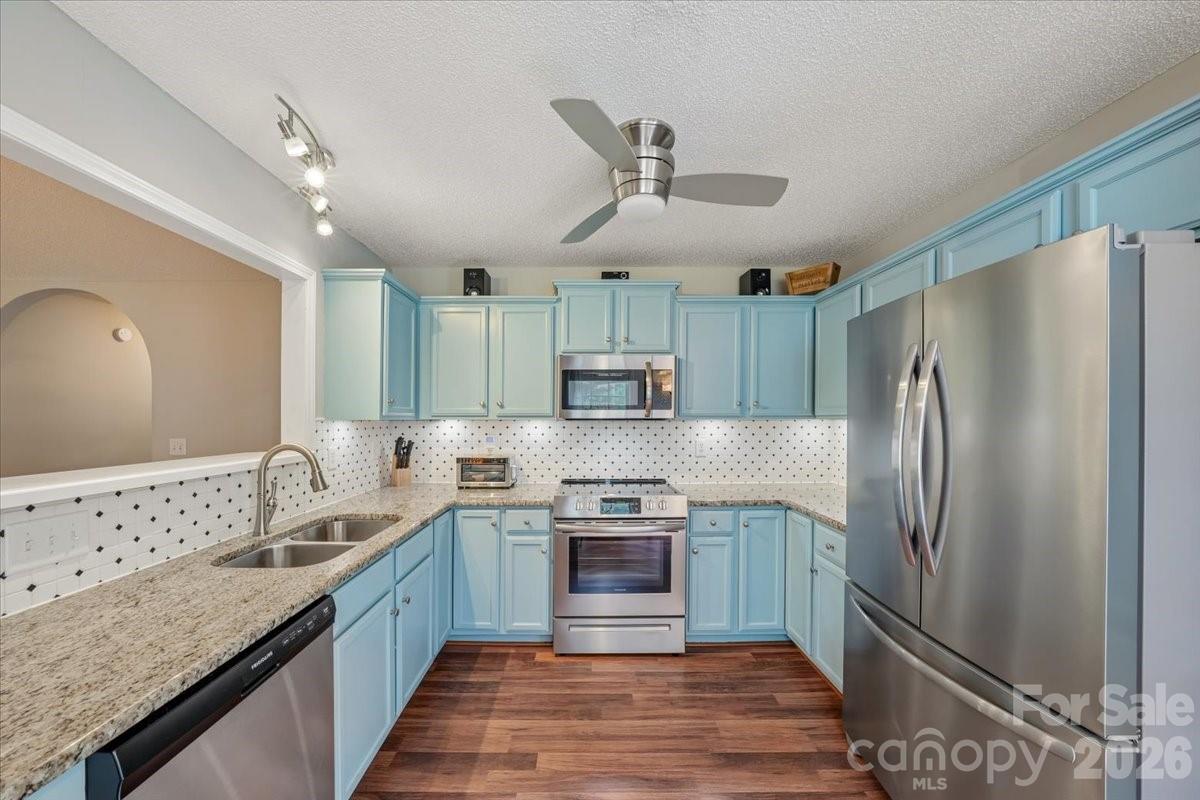 1120 Warpers Lane