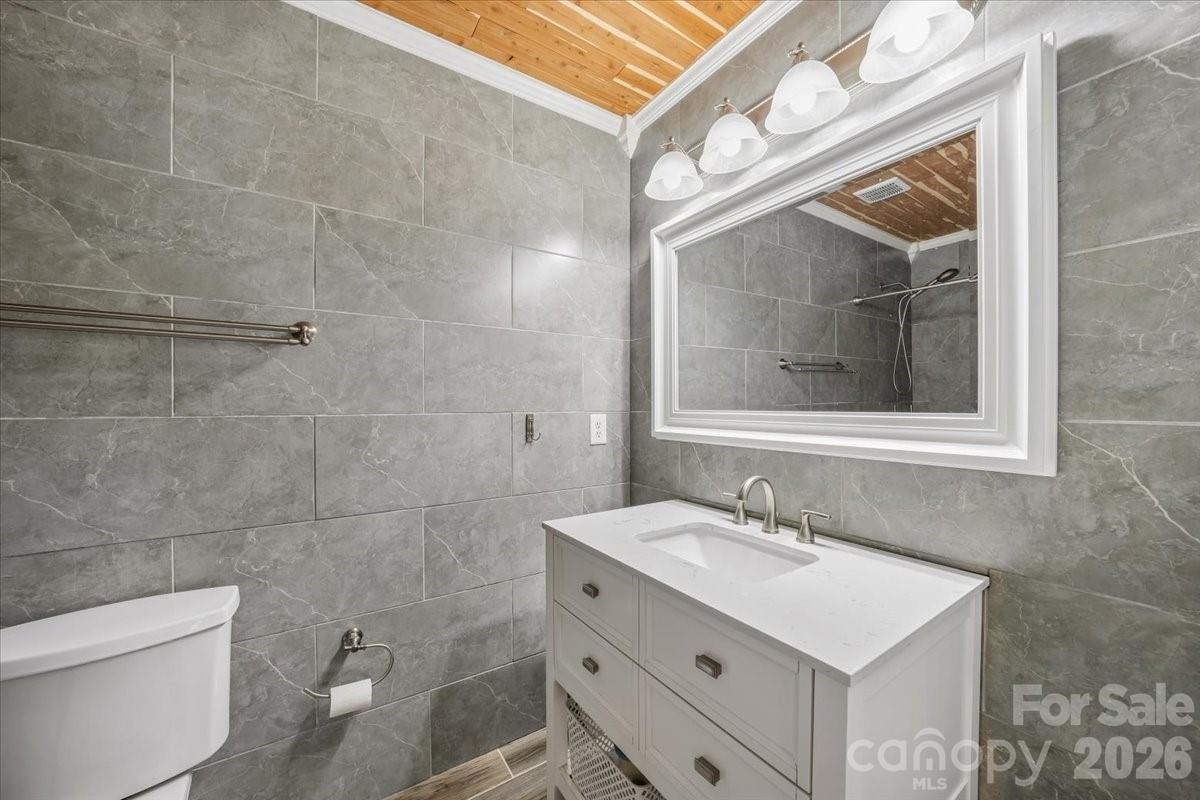 1120 Warpers Lane
