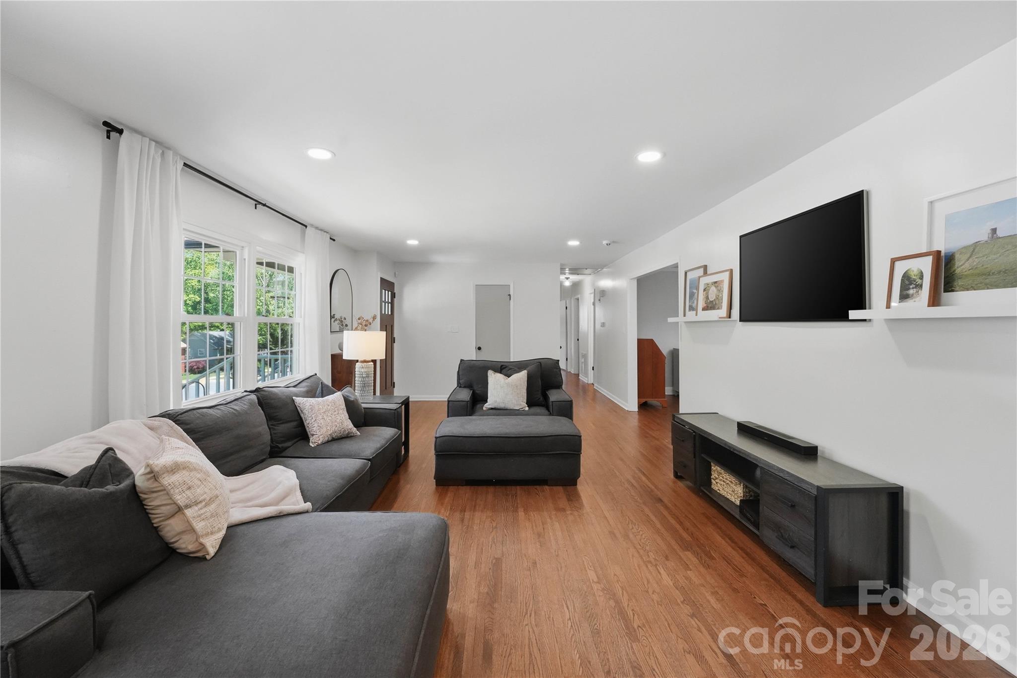 1061 Eaglewood Avenue