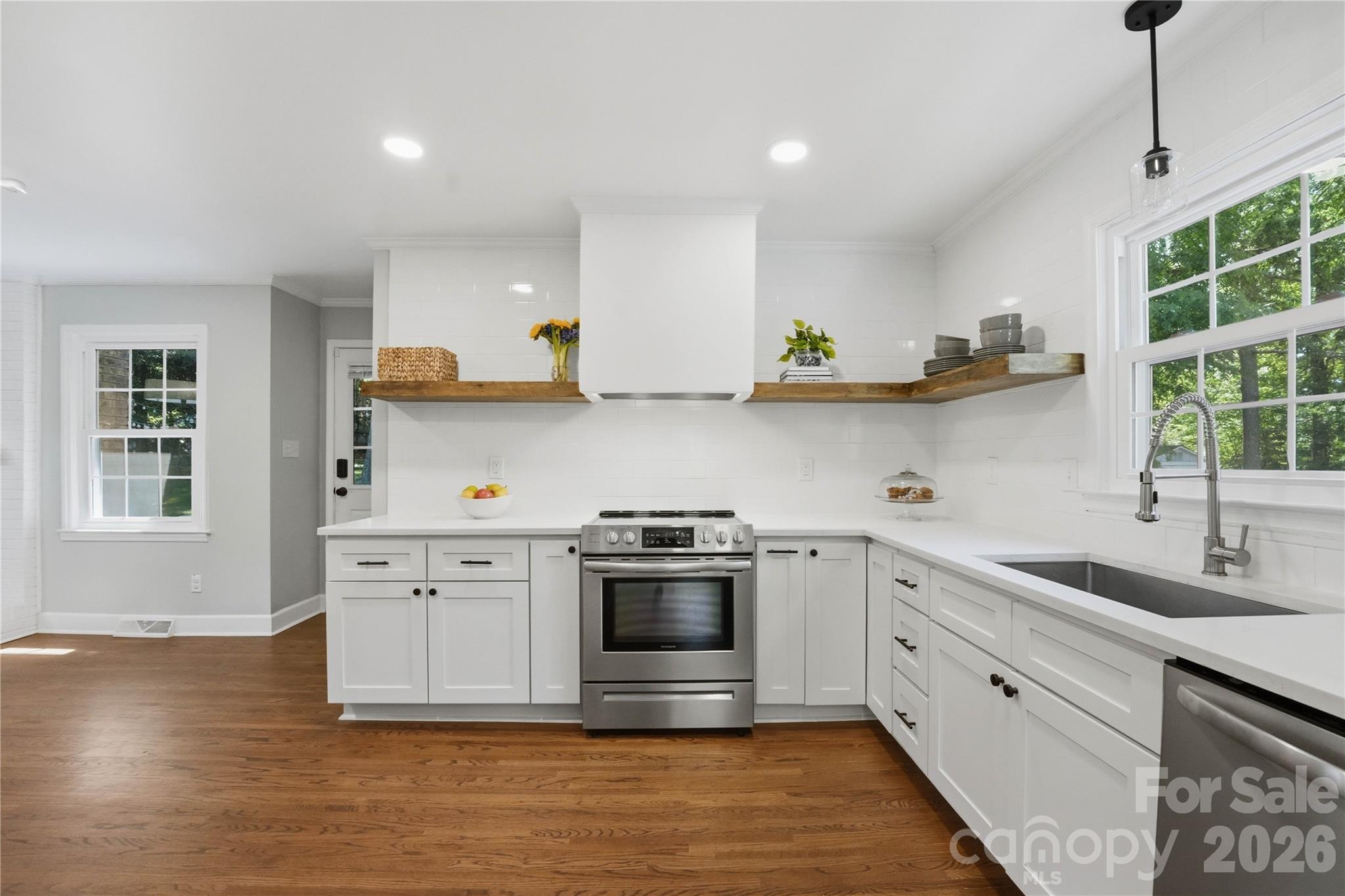 1061 Eaglewood Avenue