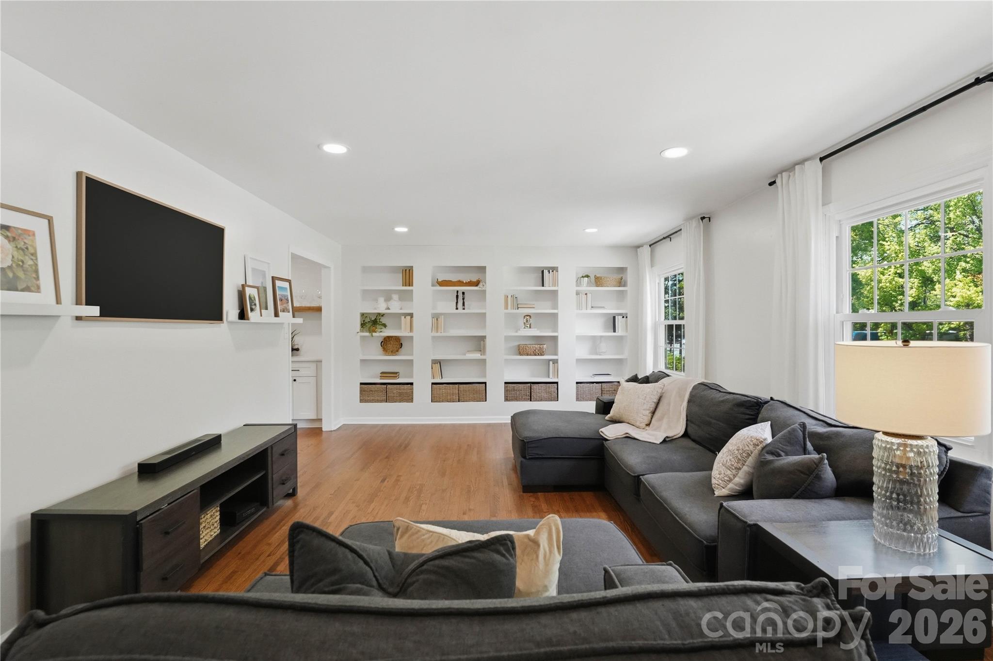 1061 Eaglewood Avenue